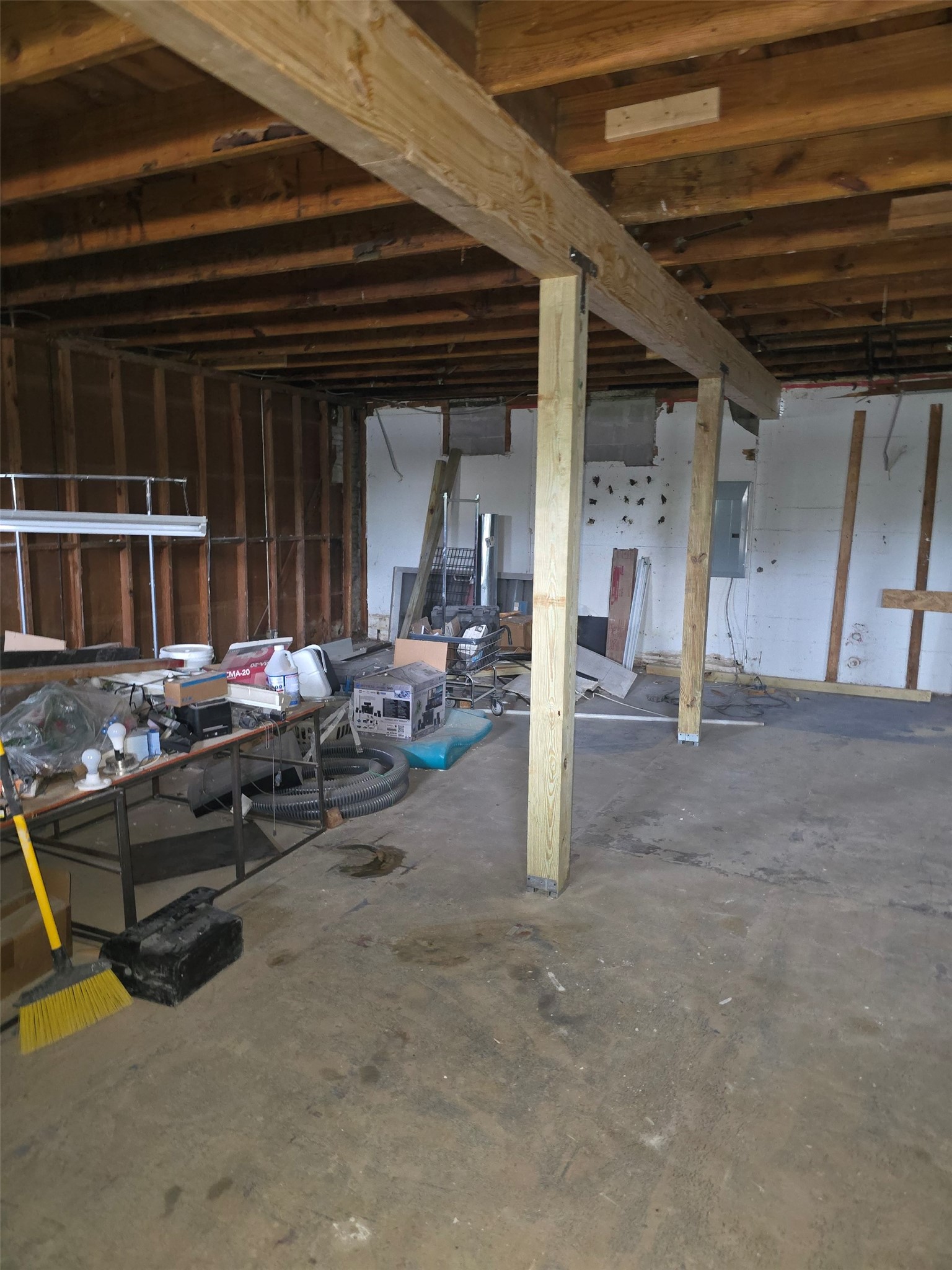 3619 Reed Road Property Photo 7