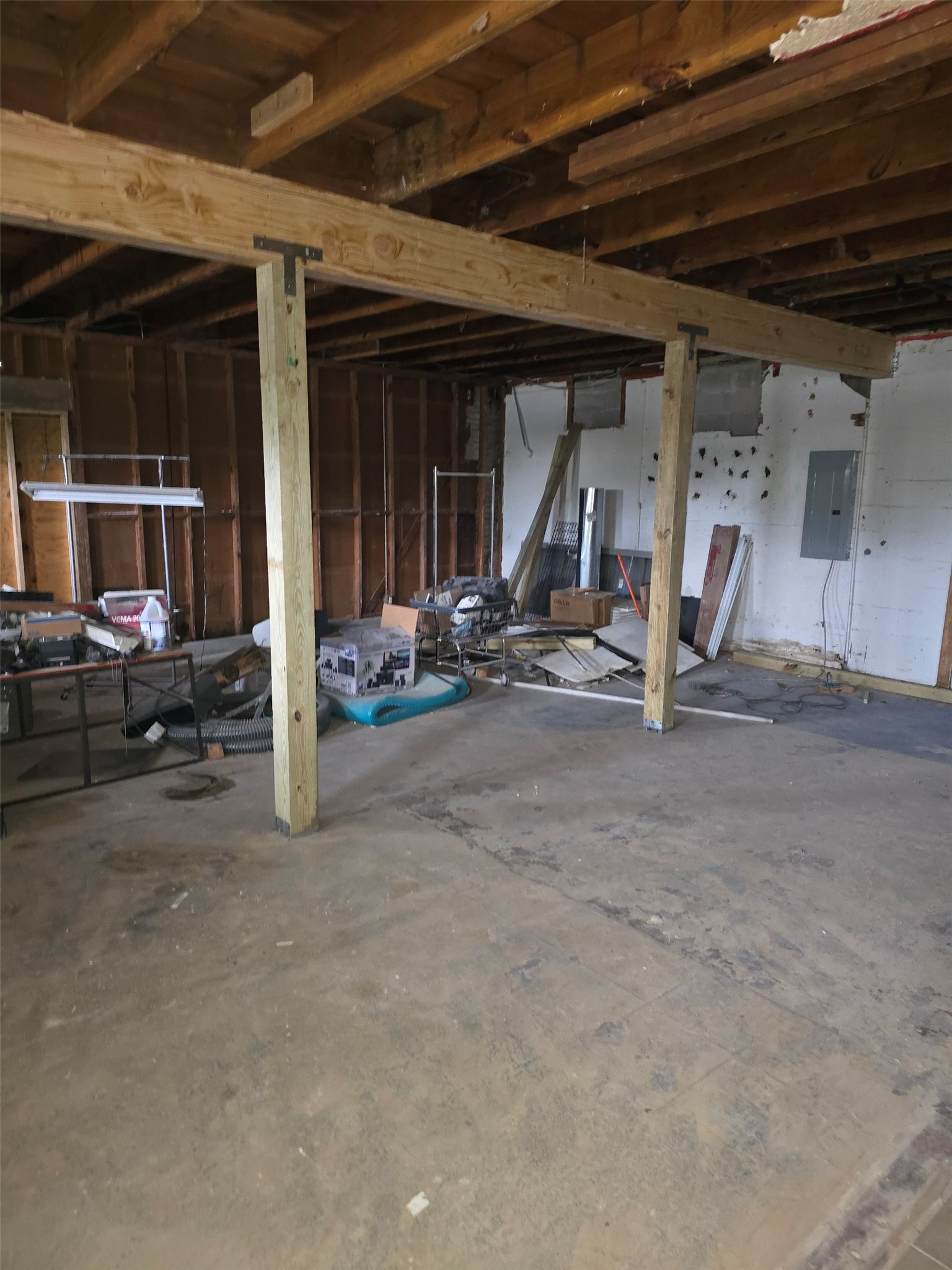 3619 Reed Road Property Photo 9
