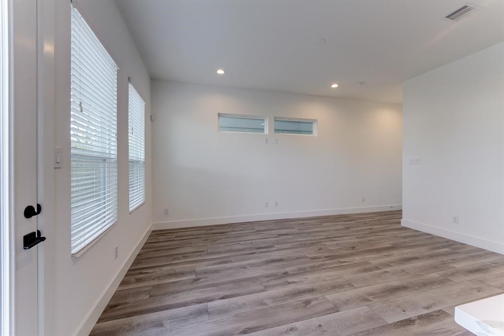7712 Johanna Park Drive Property Photo 6
