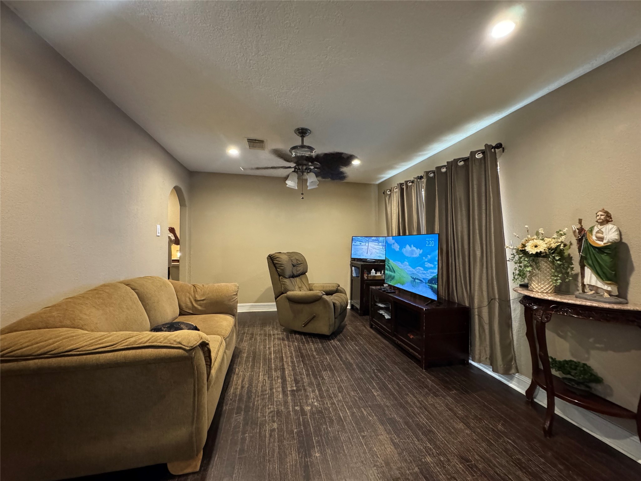 6111 Beldart Street Property Photo 4