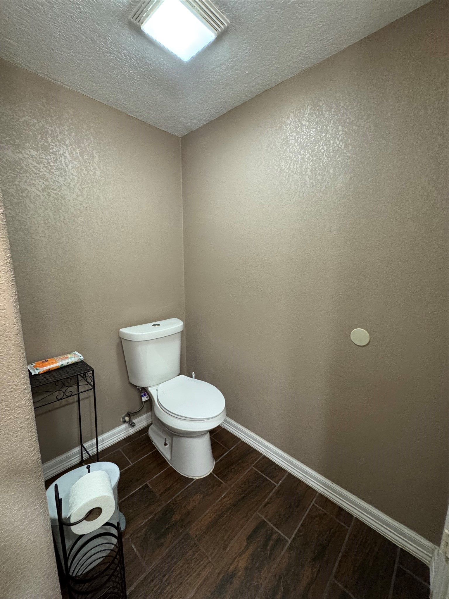 6111 Beldart Street Property Photo 9