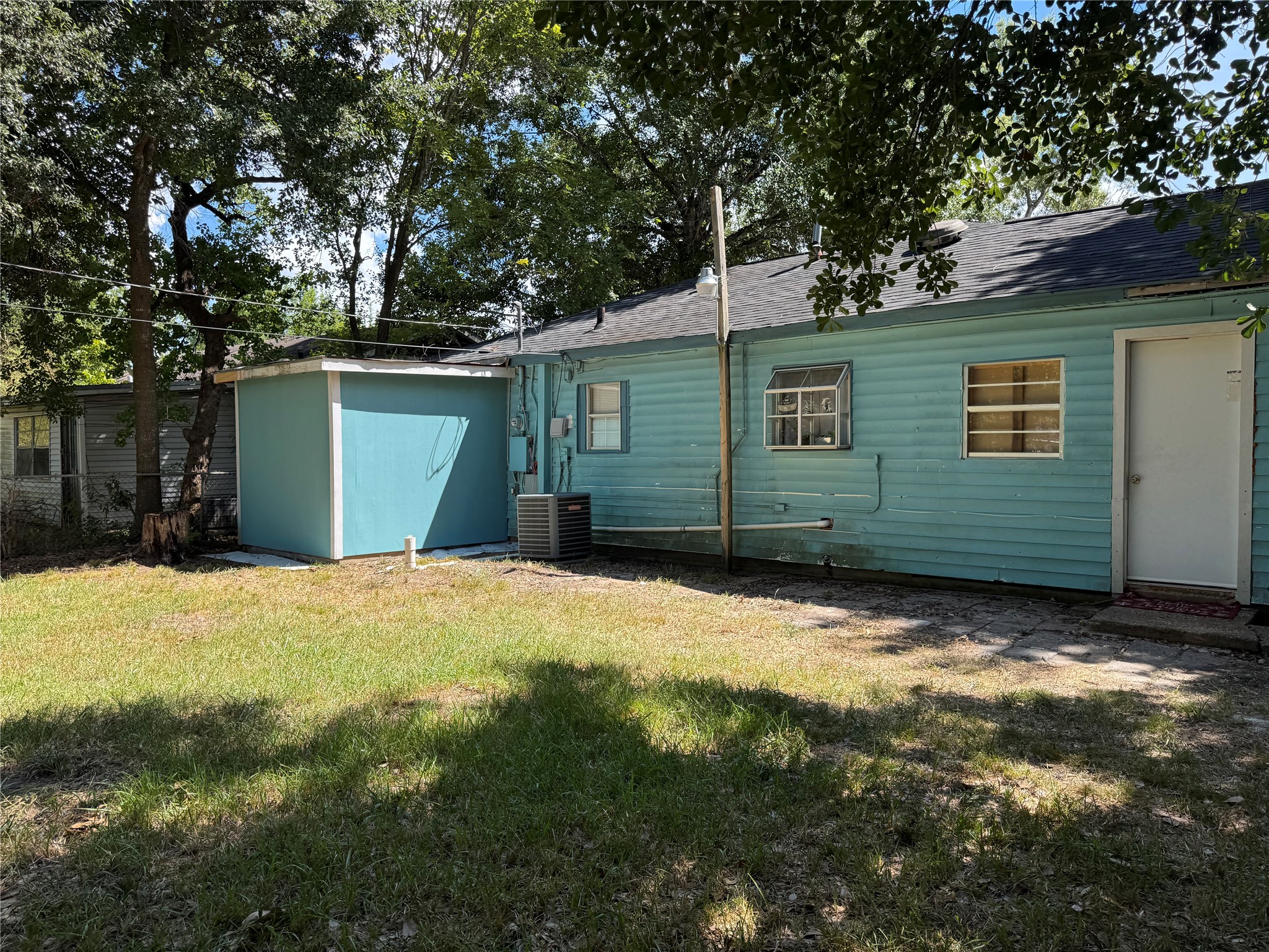 6111 Beldart Street Property Photo 14