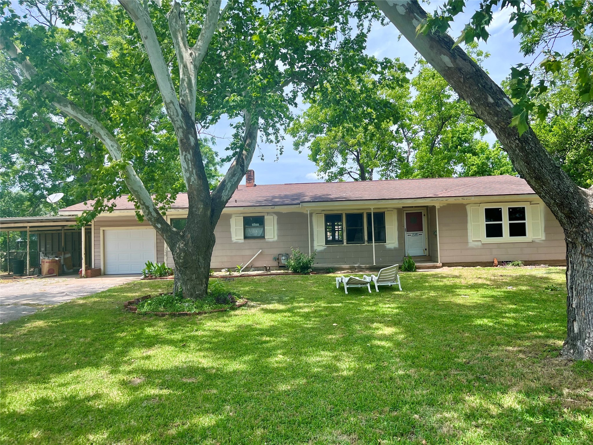 1320 Montezuma Street Property Photo