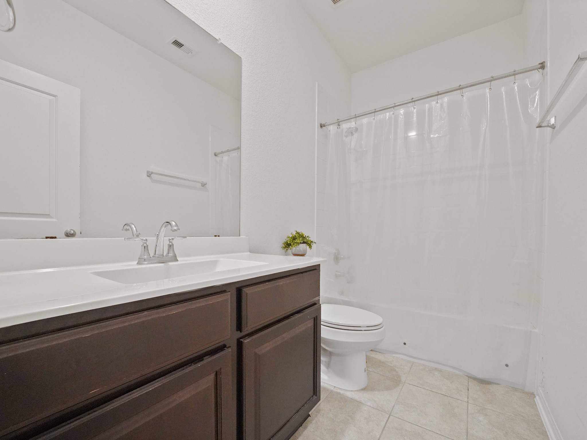 6719 Northchester Drive Property Photo 8