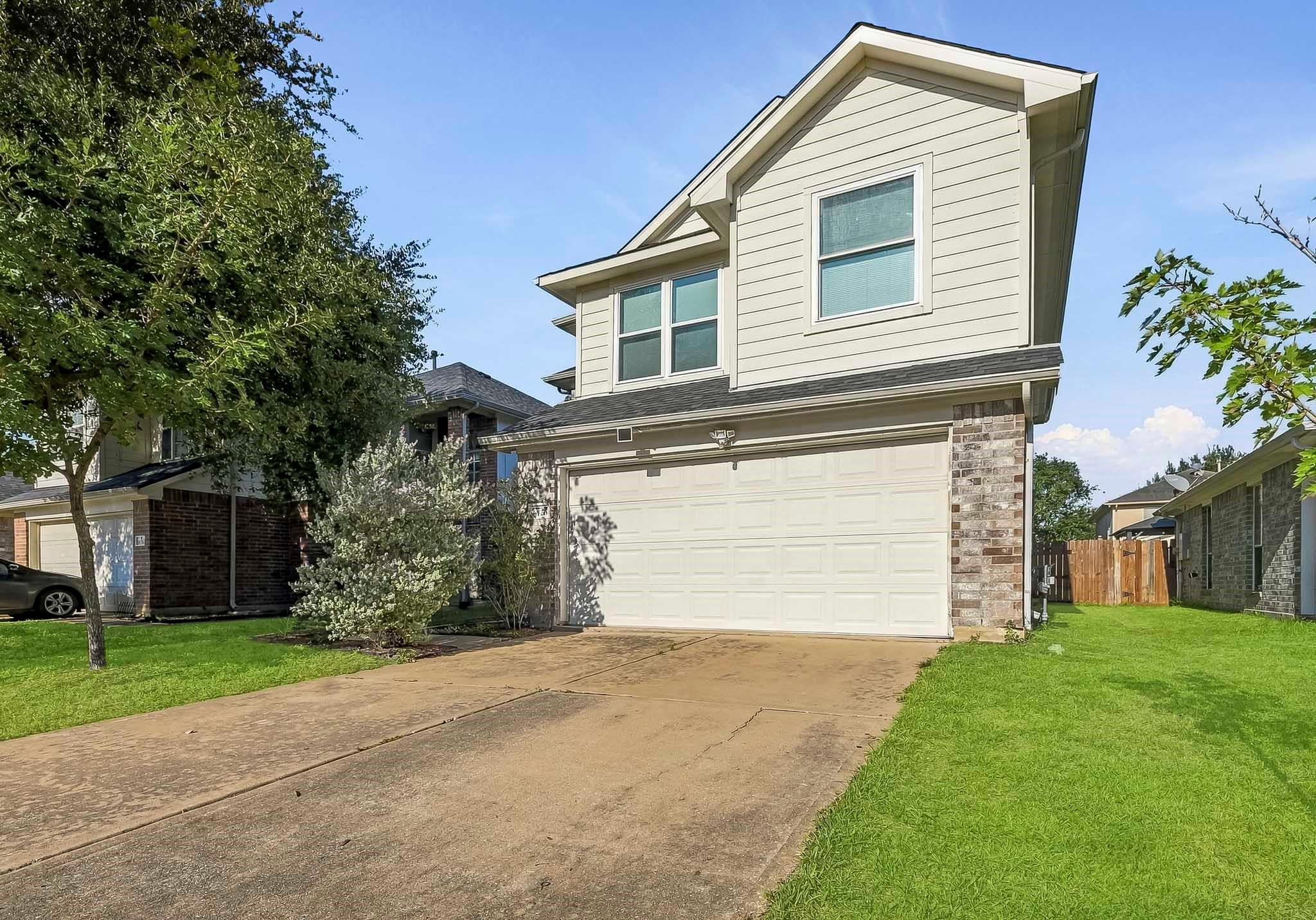 6726 Windy River Lane Property Photo 3