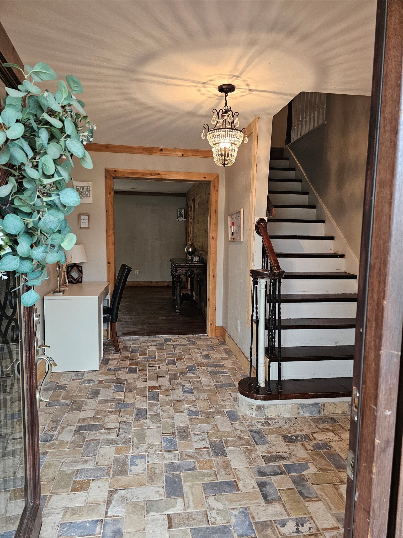 17911 Beaver Creek Drive Property Photo 6