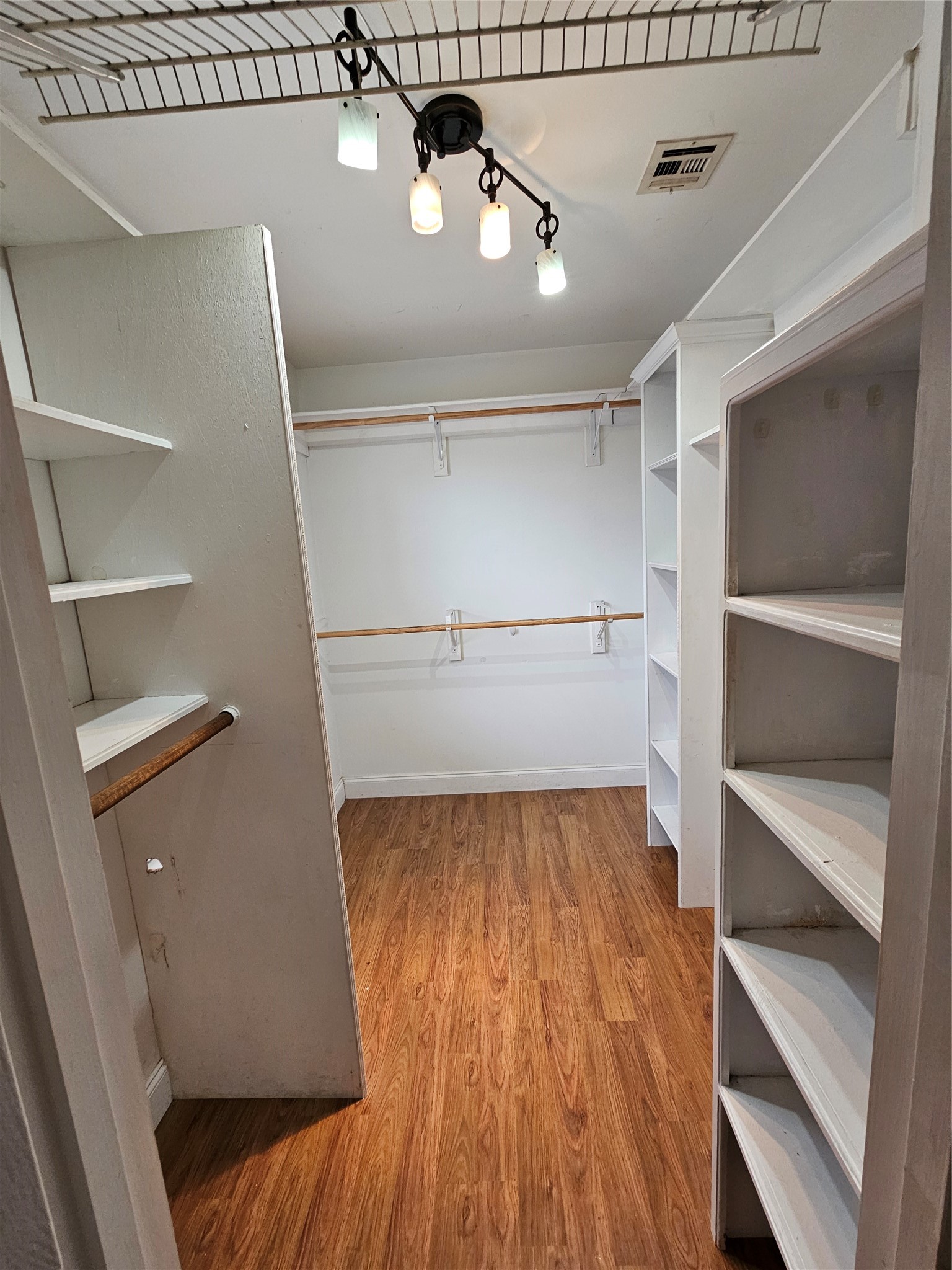 17911 Beaver Creek Drive Property Photo 23