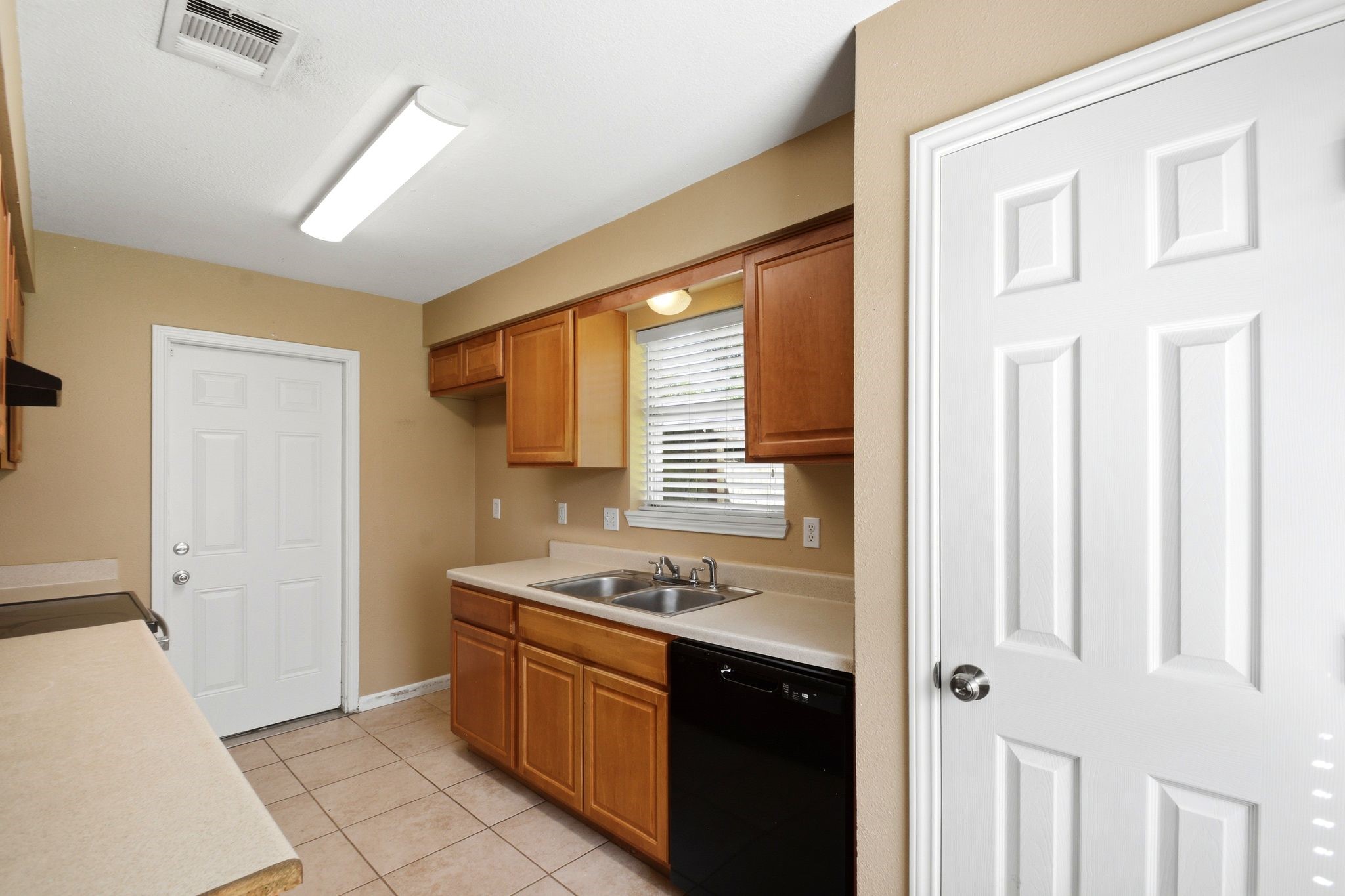 16338 Autumn Wind Drive Property Photo 17