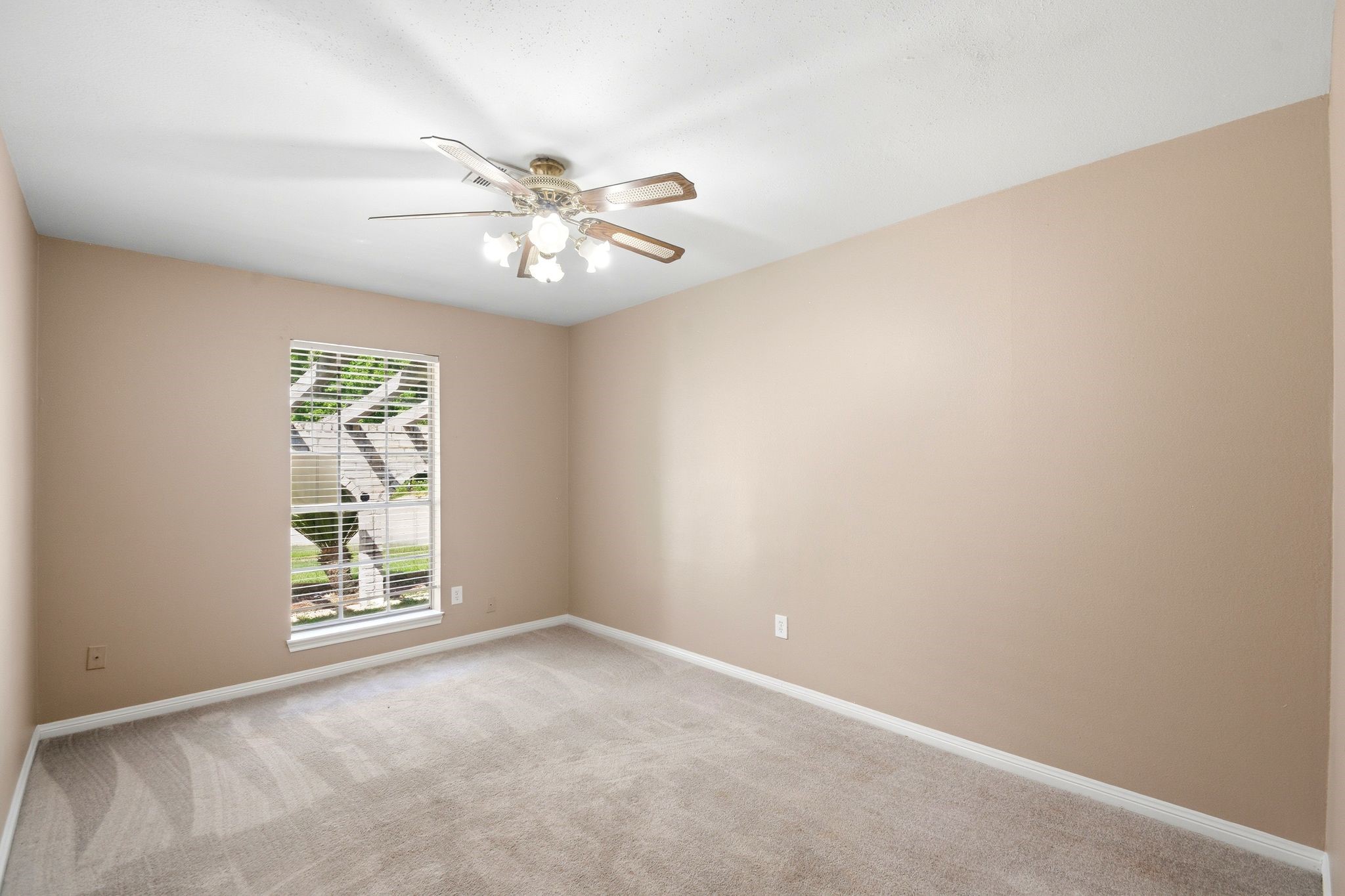 16338 Autumn Wind Drive Property Photo 29