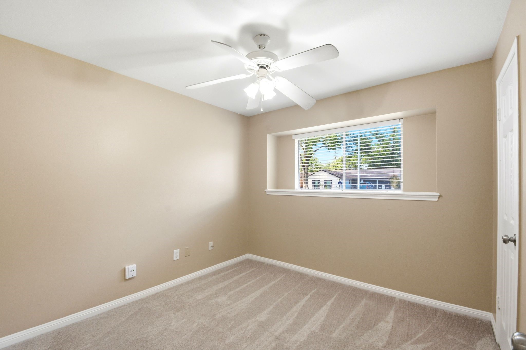 16338 Autumn Wind Drive Property Photo 34