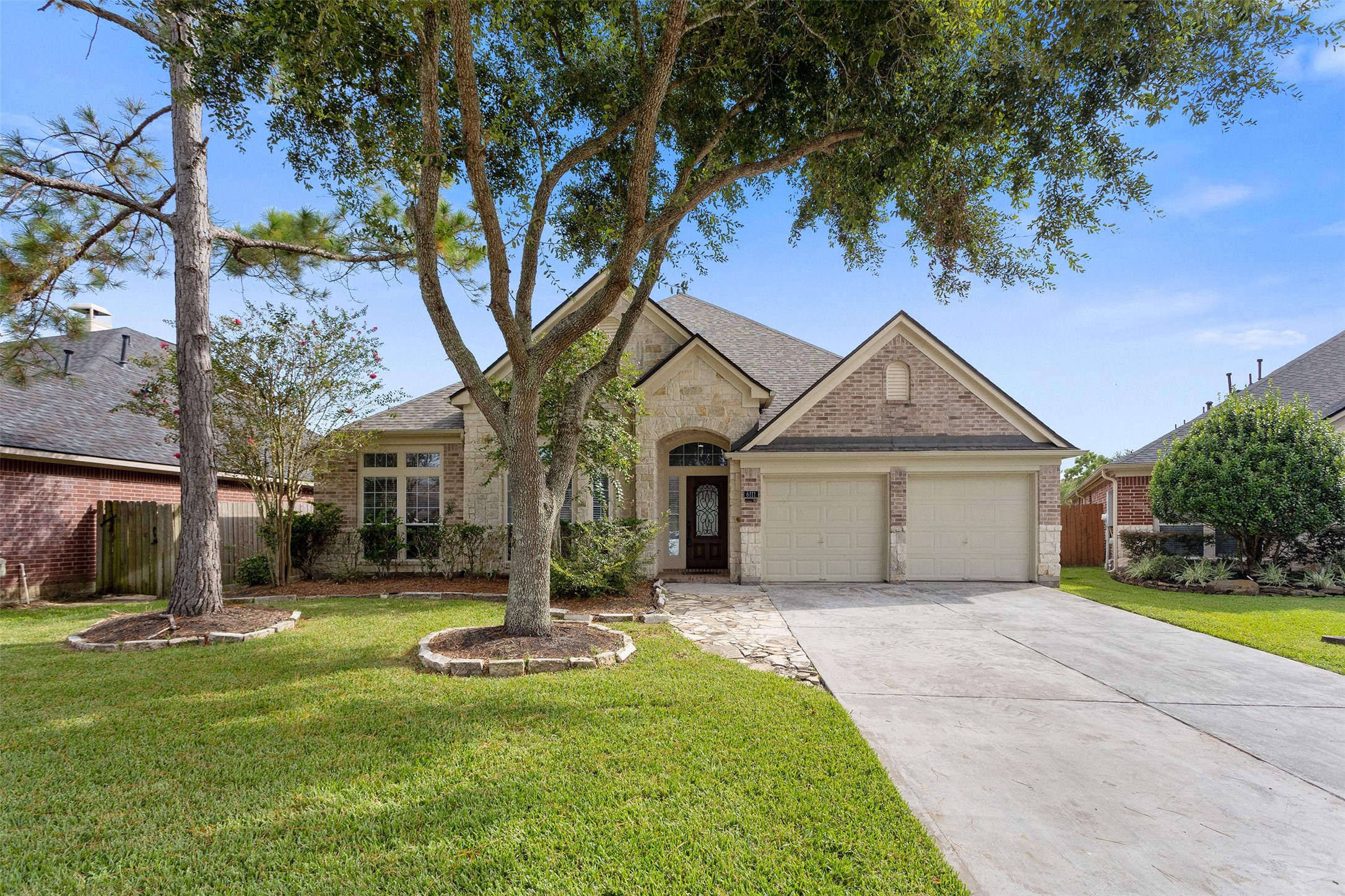 6111 Windsor Chase Lane Property Photo 1