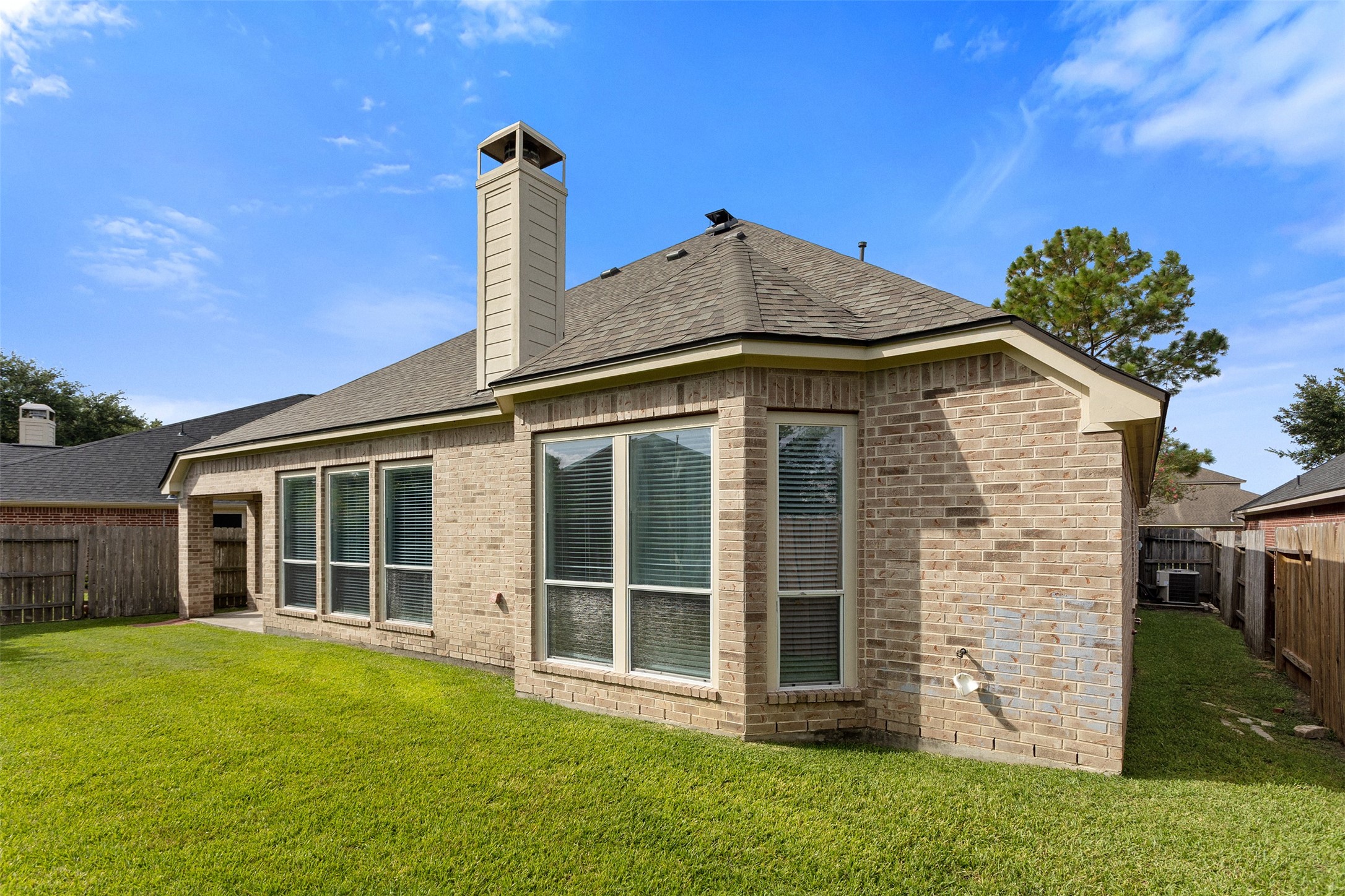 6111 Windsor Chase Lane Property Photo 28