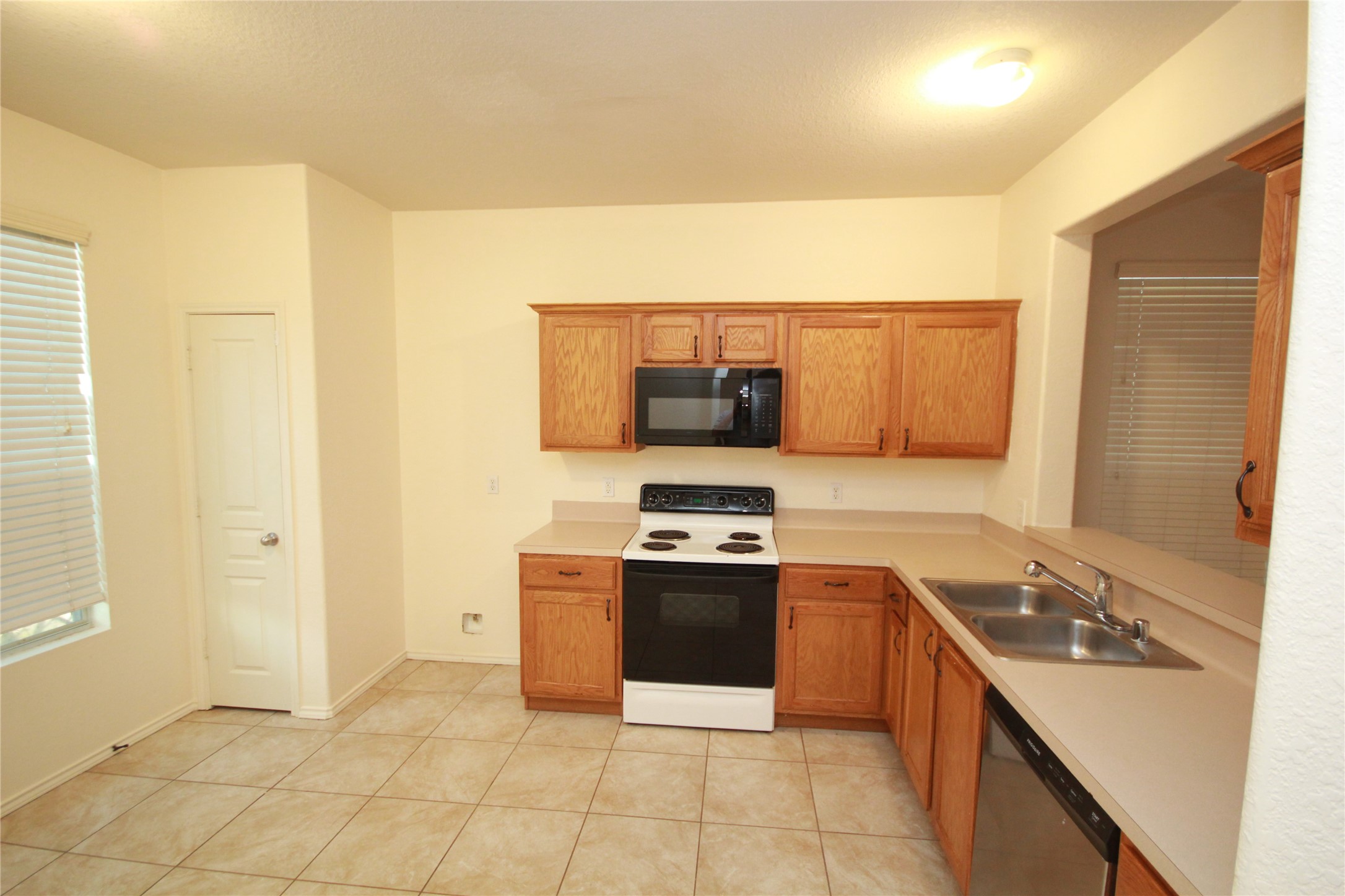 16807 Libson Falls Drive Property Photo 9