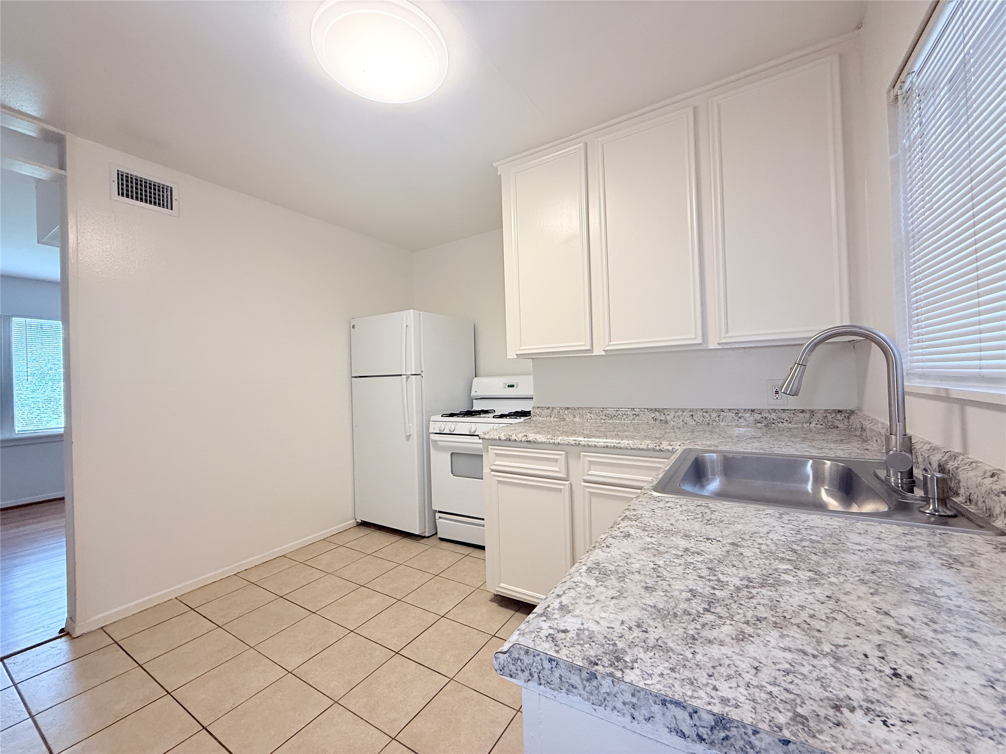 1316 Heights Boulevard 3 Property Photo 7