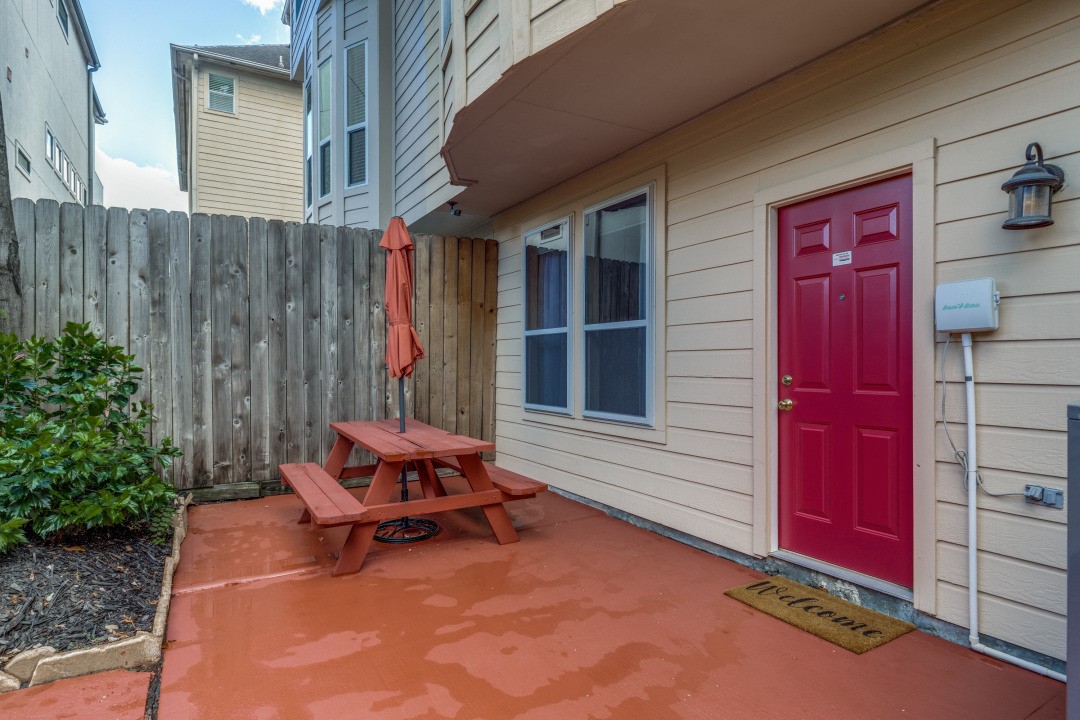 4110 Woodhead Street Property Photo 2