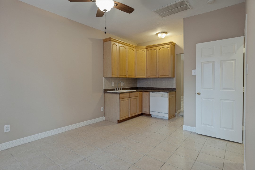4110 Woodhead Street Property Photo 6