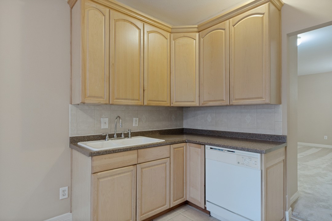 4110 Woodhead Street Property Photo 8
