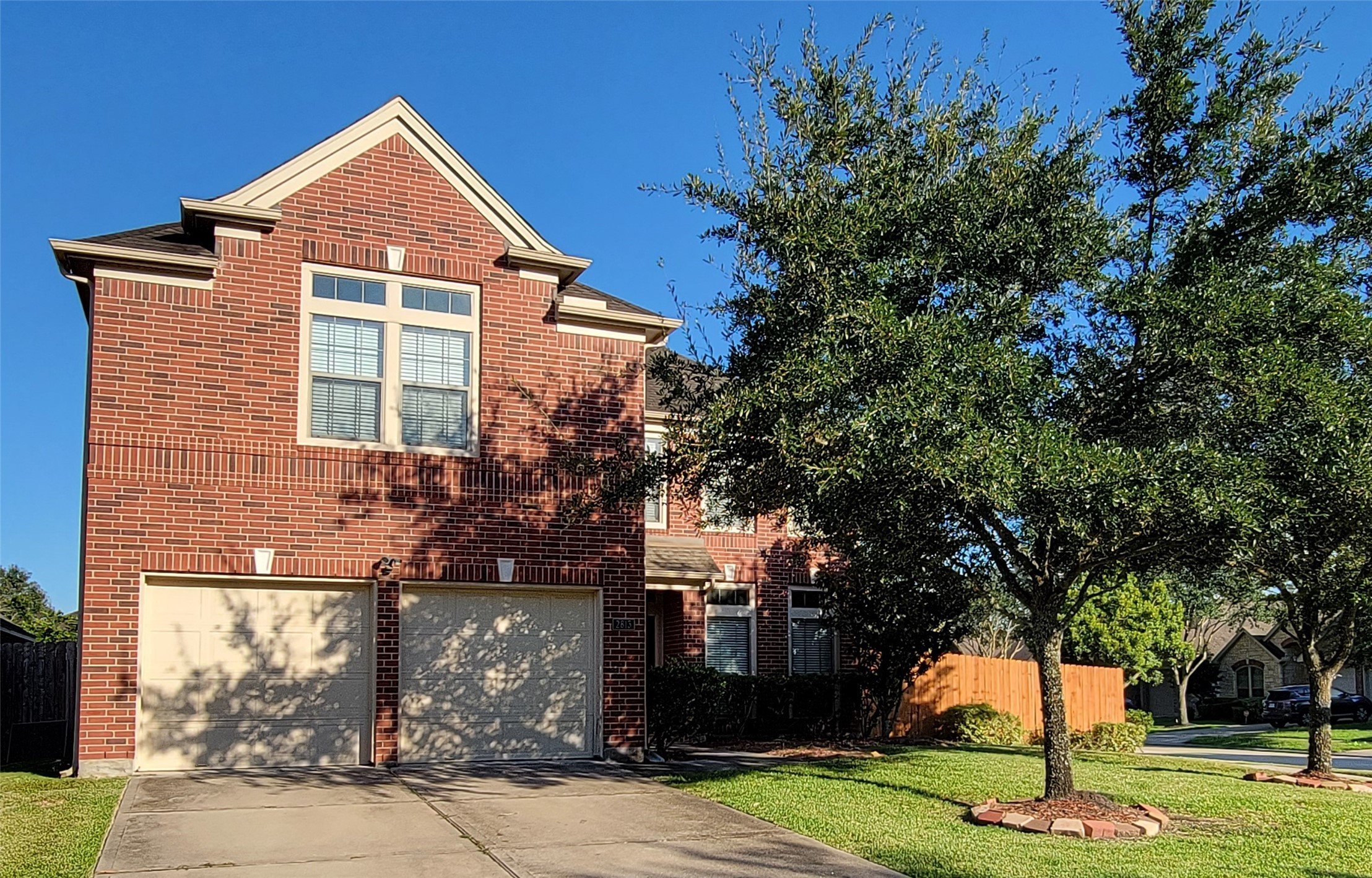 2813 Arbor Brook Lane Property Photo 2