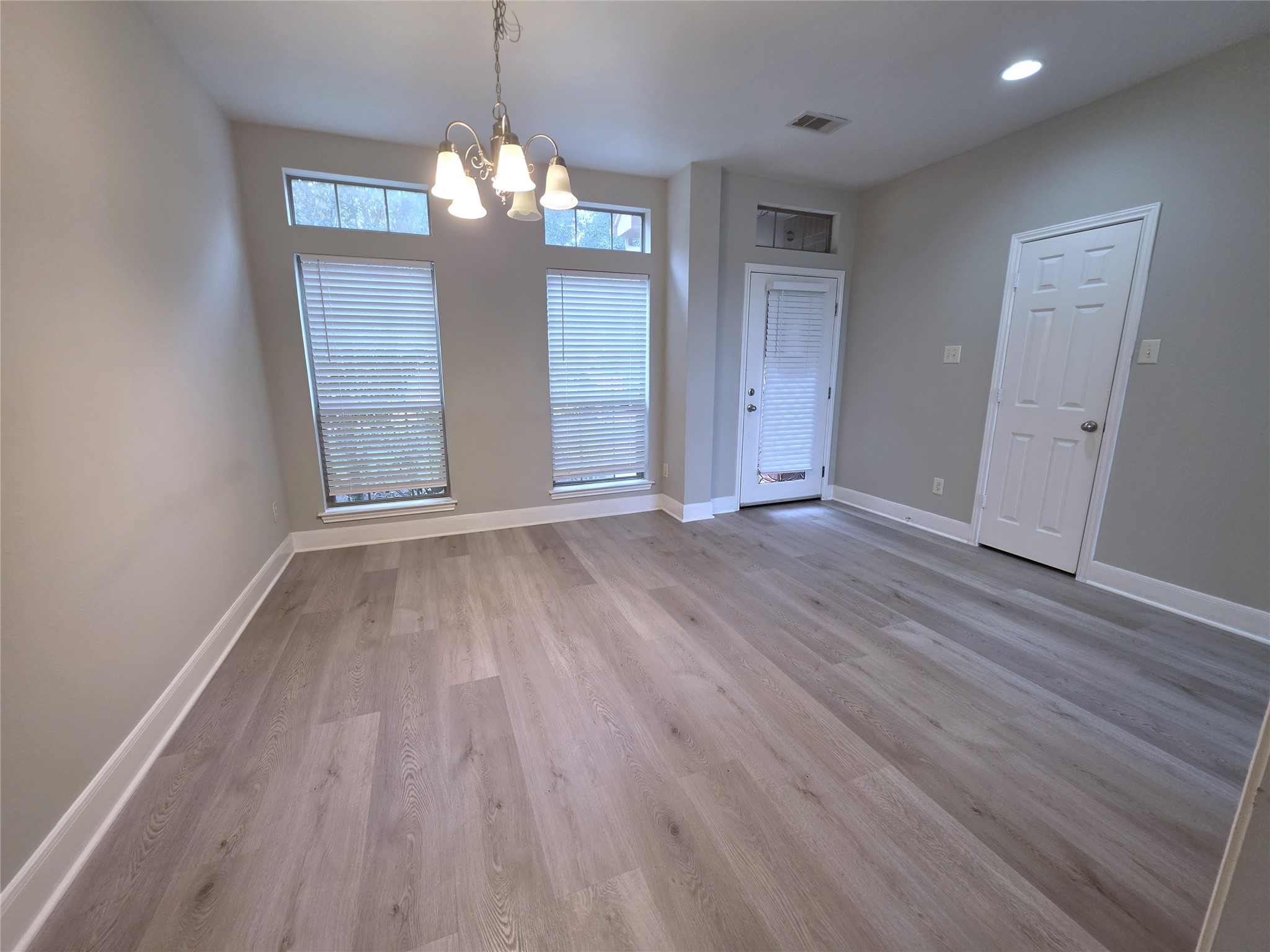 2813 Arbor Brook Lane Property Photo 5