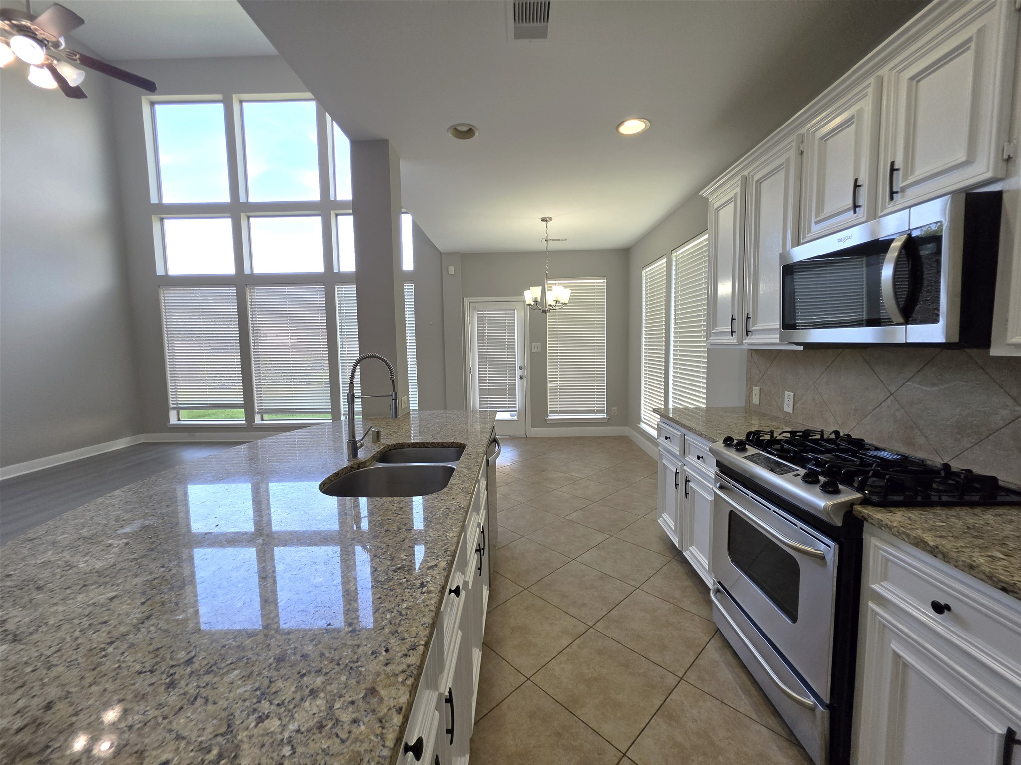 2813 Arbor Brook Lane Property Photo 12