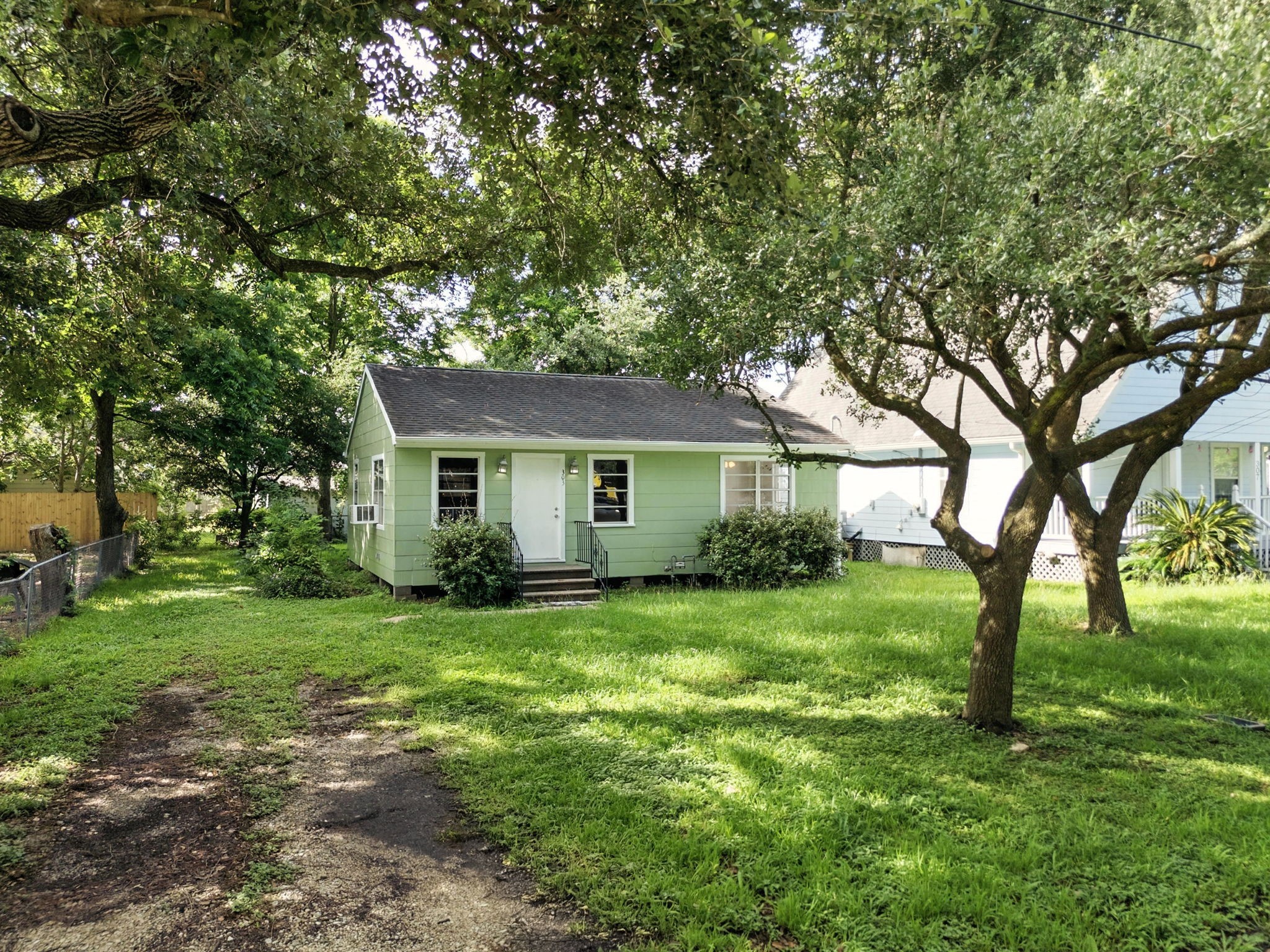 303 Texas Avenue Property Photo 1