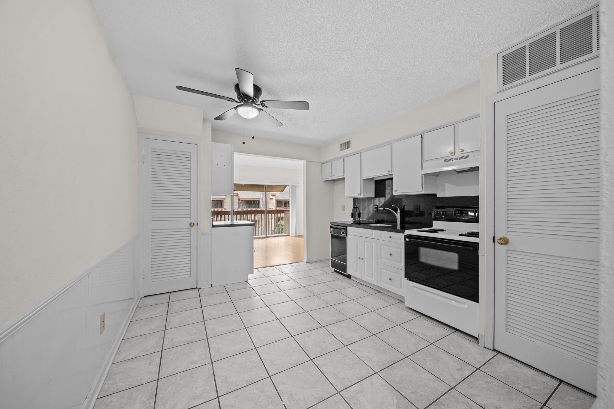 12900 Walden Road 812h Property Photo 5