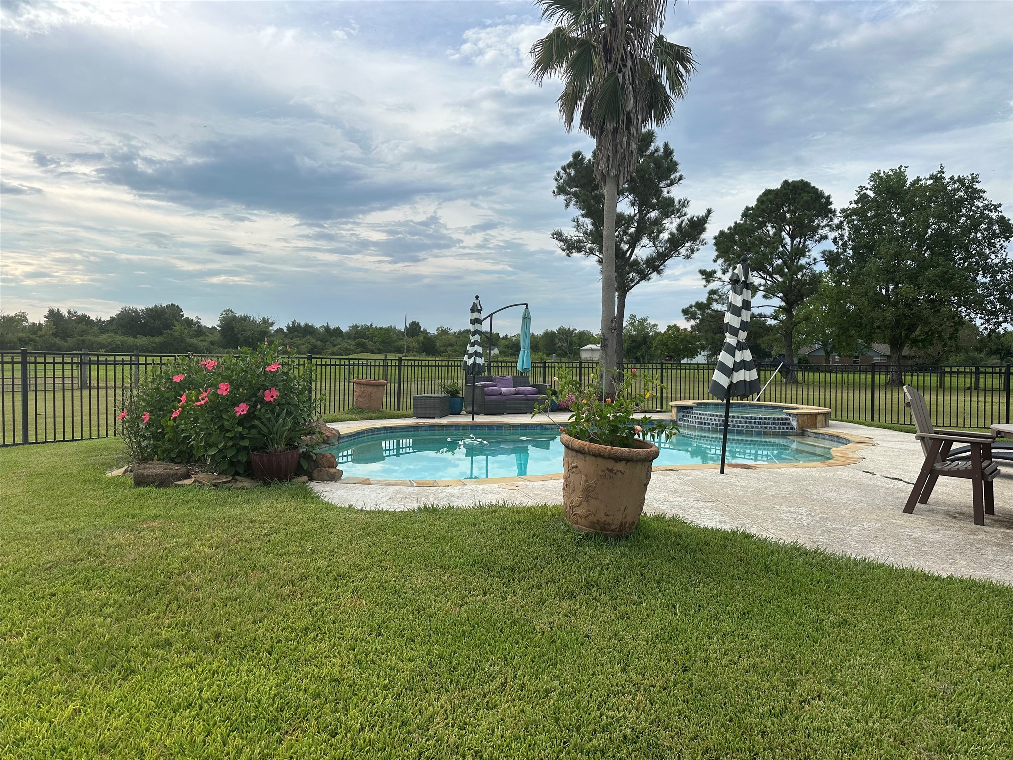 5250 Lauren Road Property Photo 1