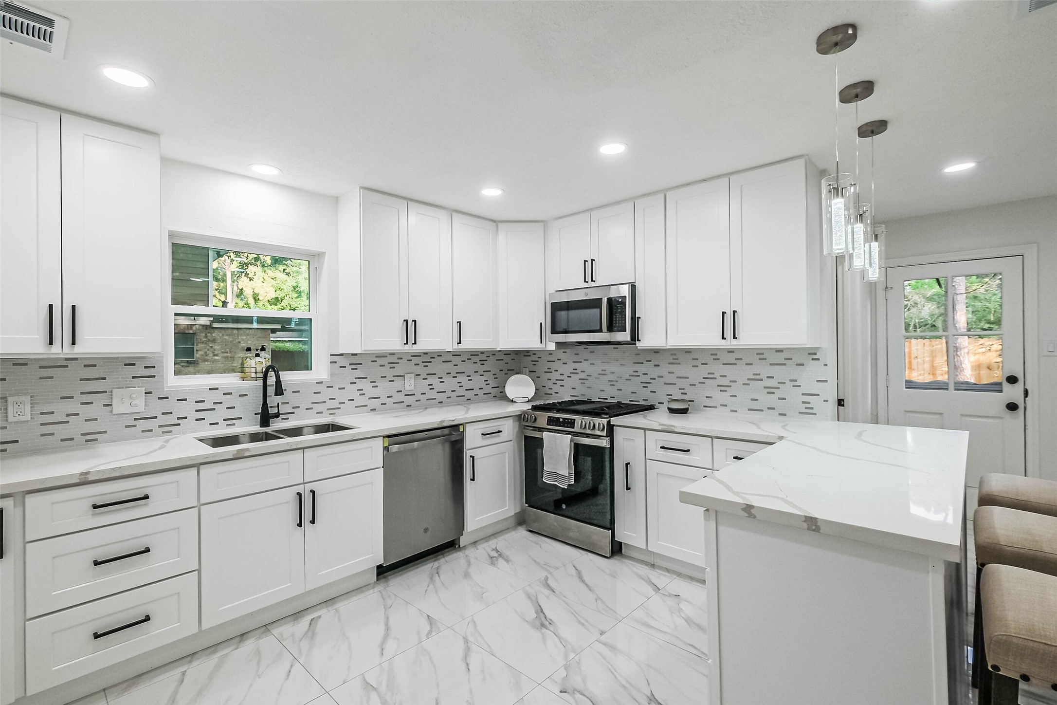 4023 Laverock Road Property Photo 11