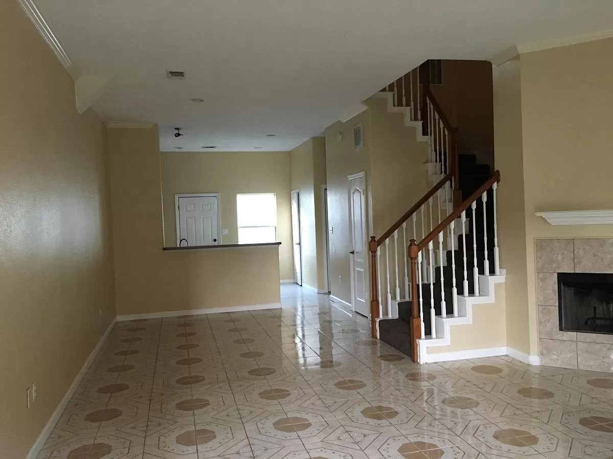 4227 Benard Court Property Photo 4