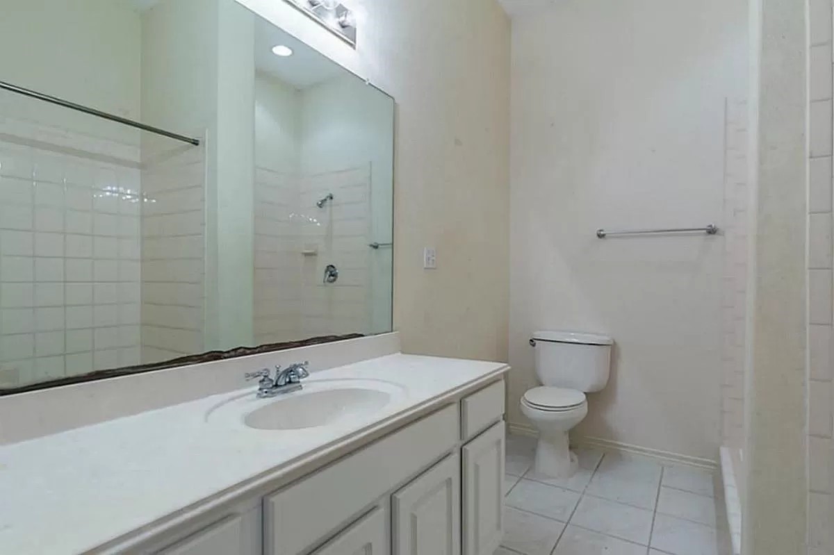 4227 Benard Court Property Photo 13