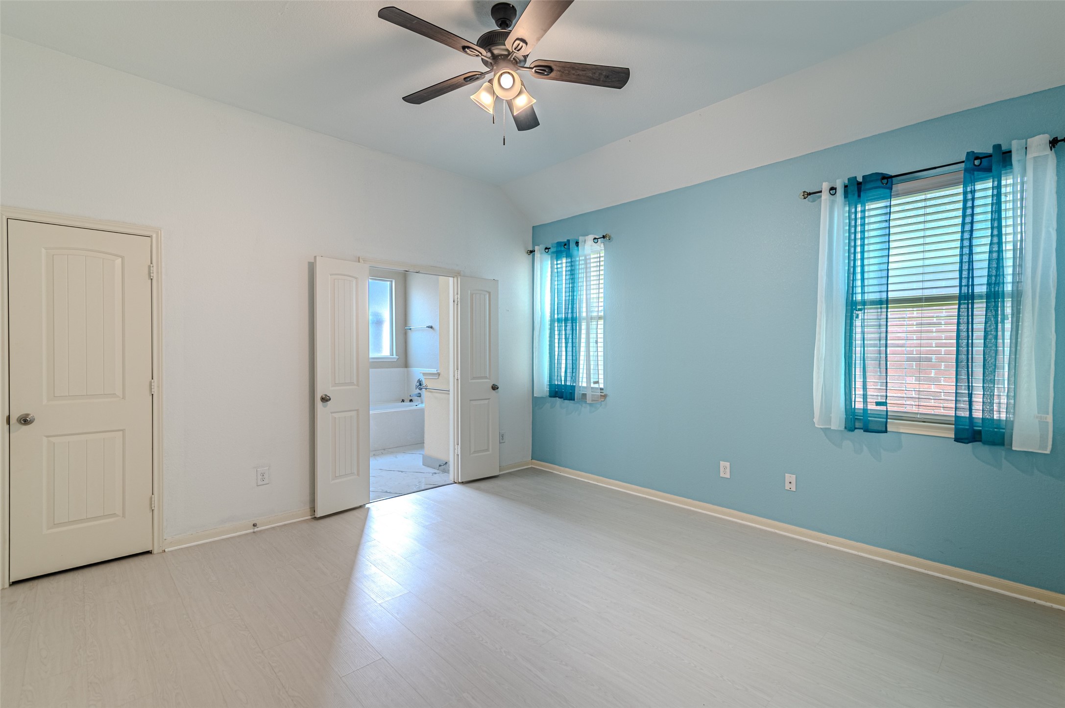 8619 Debbie Terrace Drive Property Photo 20