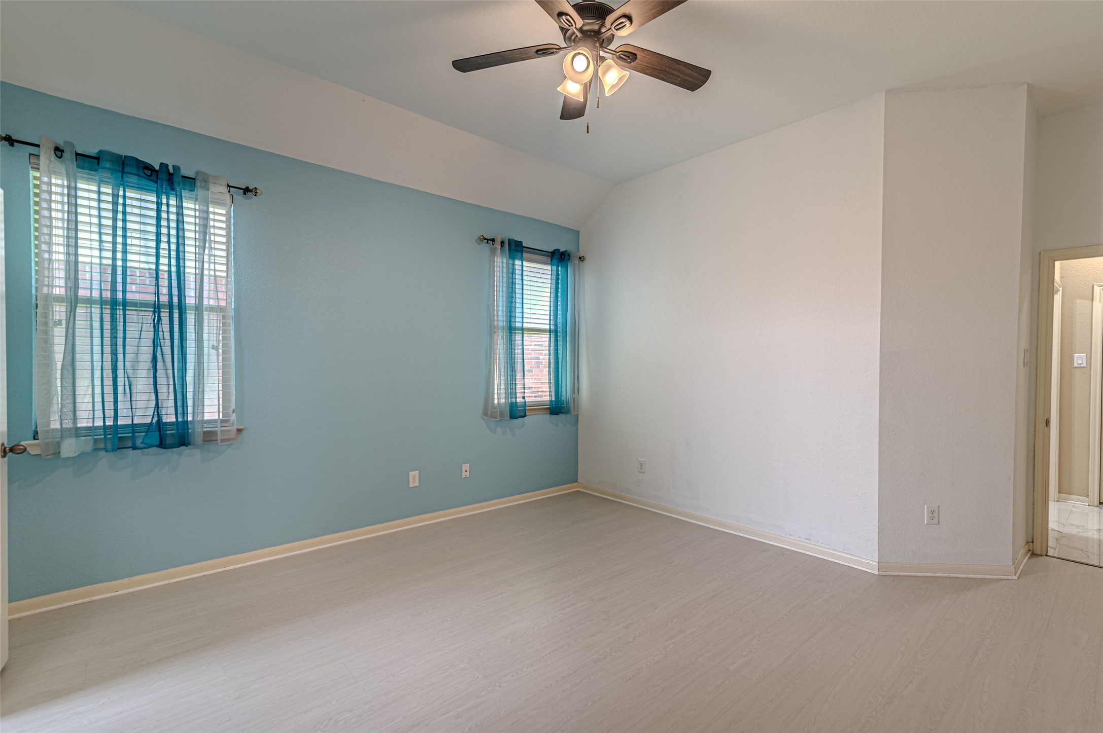 8619 Debbie Terrace Drive Property Photo 21