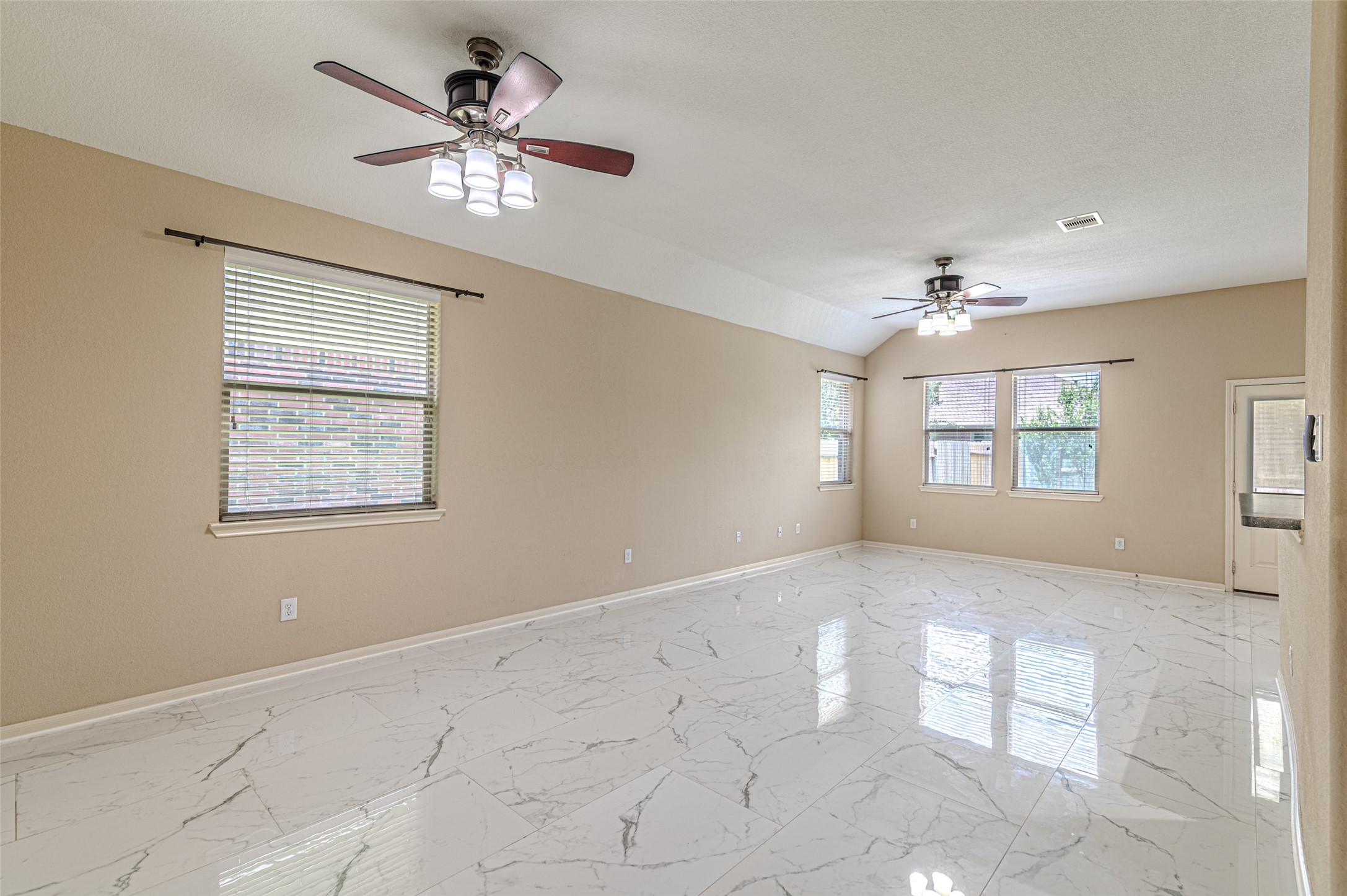 8619 Debbie Terrace Drive Property Photo 25