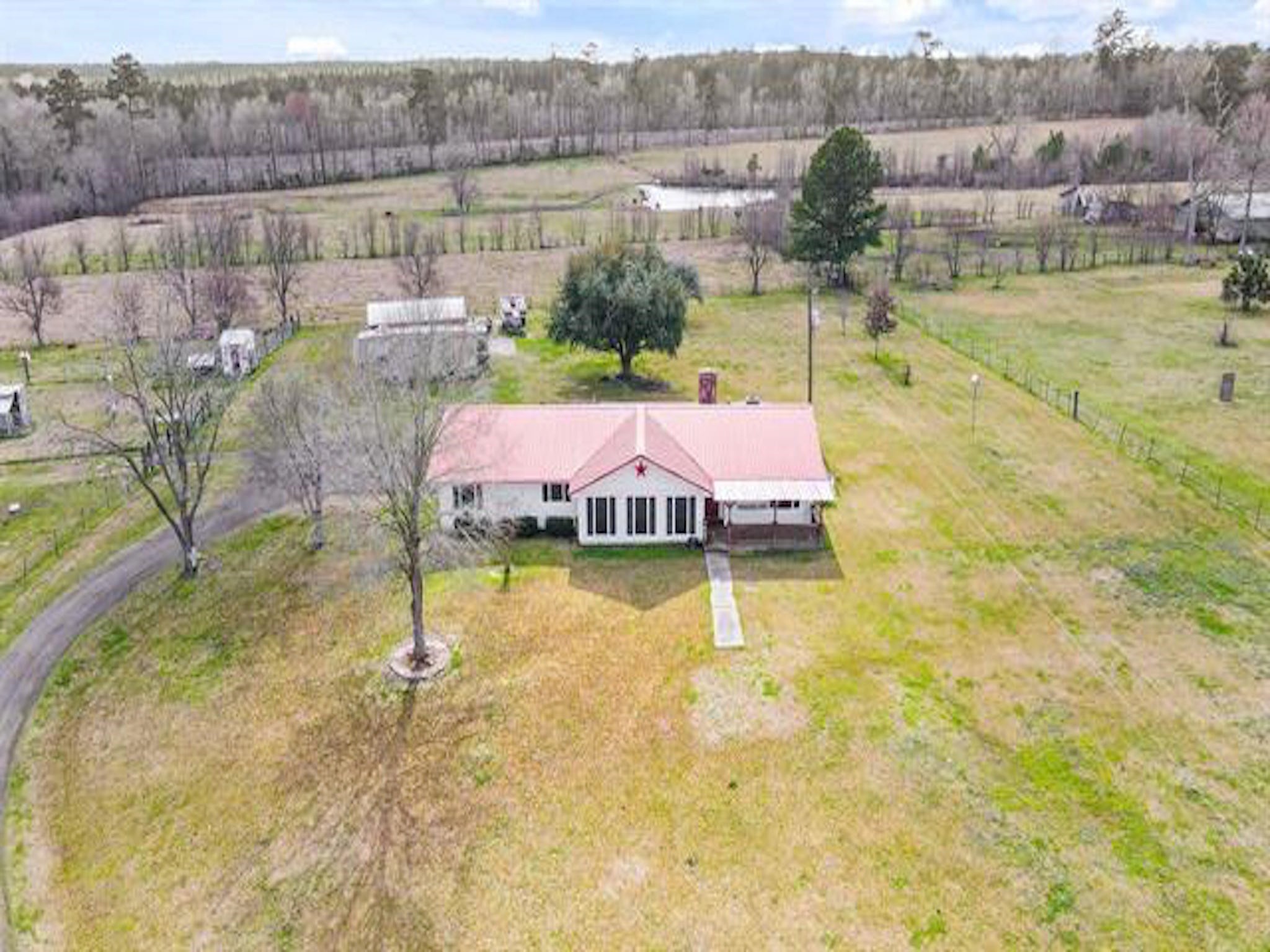 6546 Us Highway 190 E Property Photo
