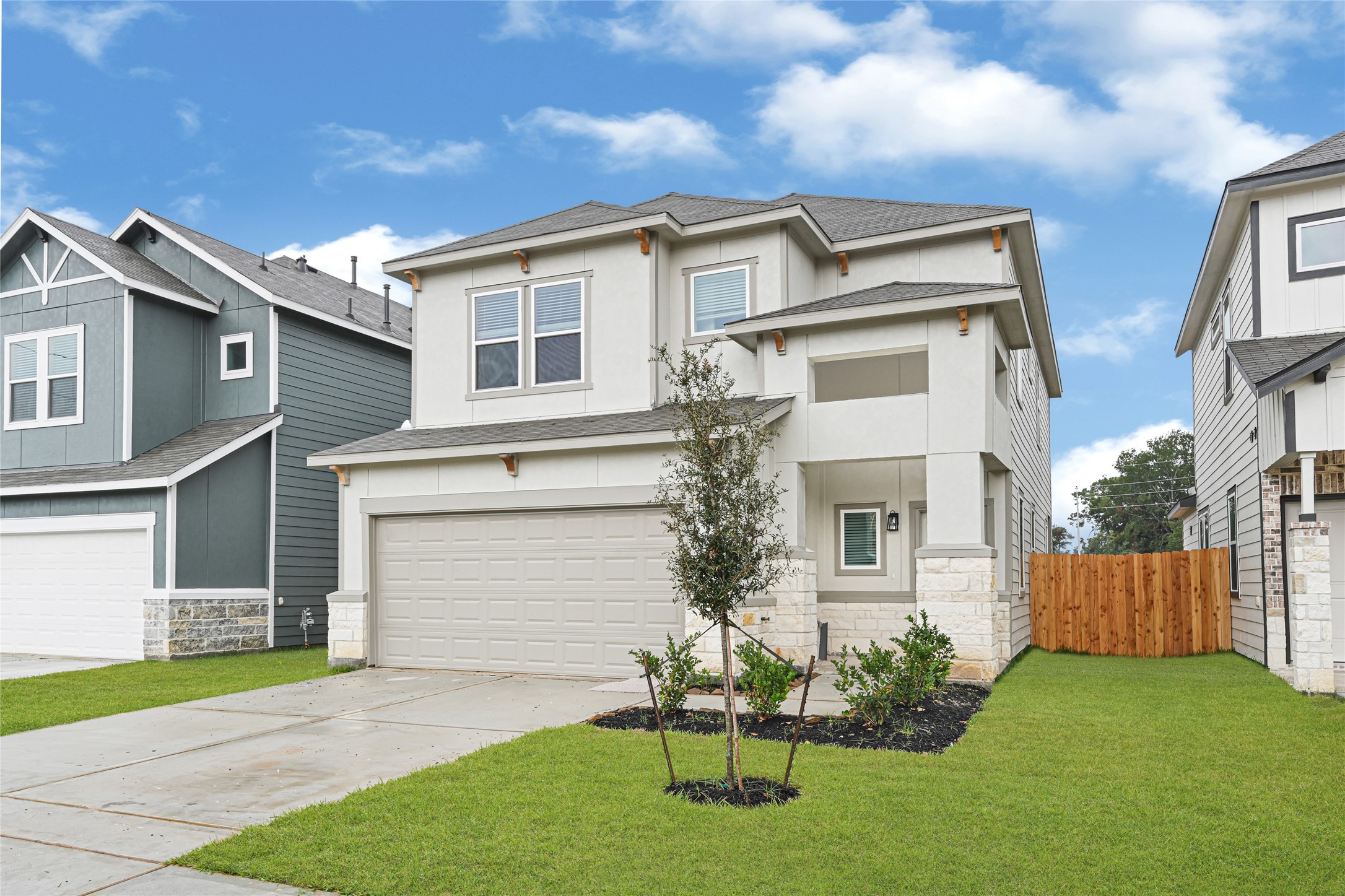 14211 Aston Pine Drive Property Photo 2