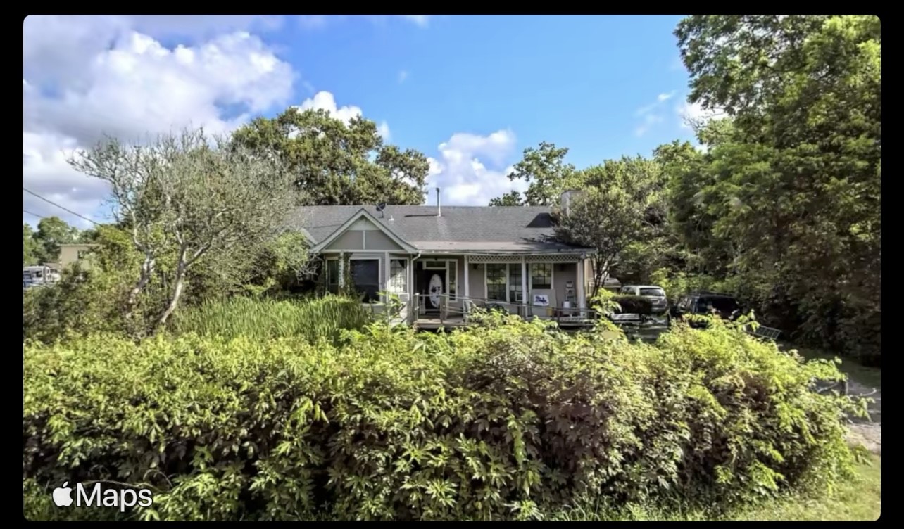 827 Coen Road Property Photo