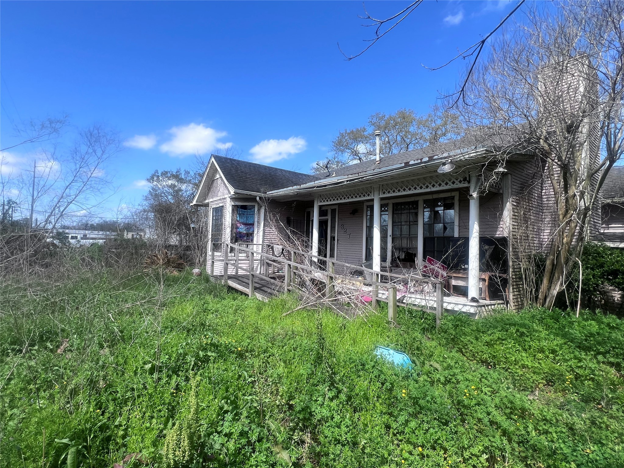 827 Coen Road Property Photo 6