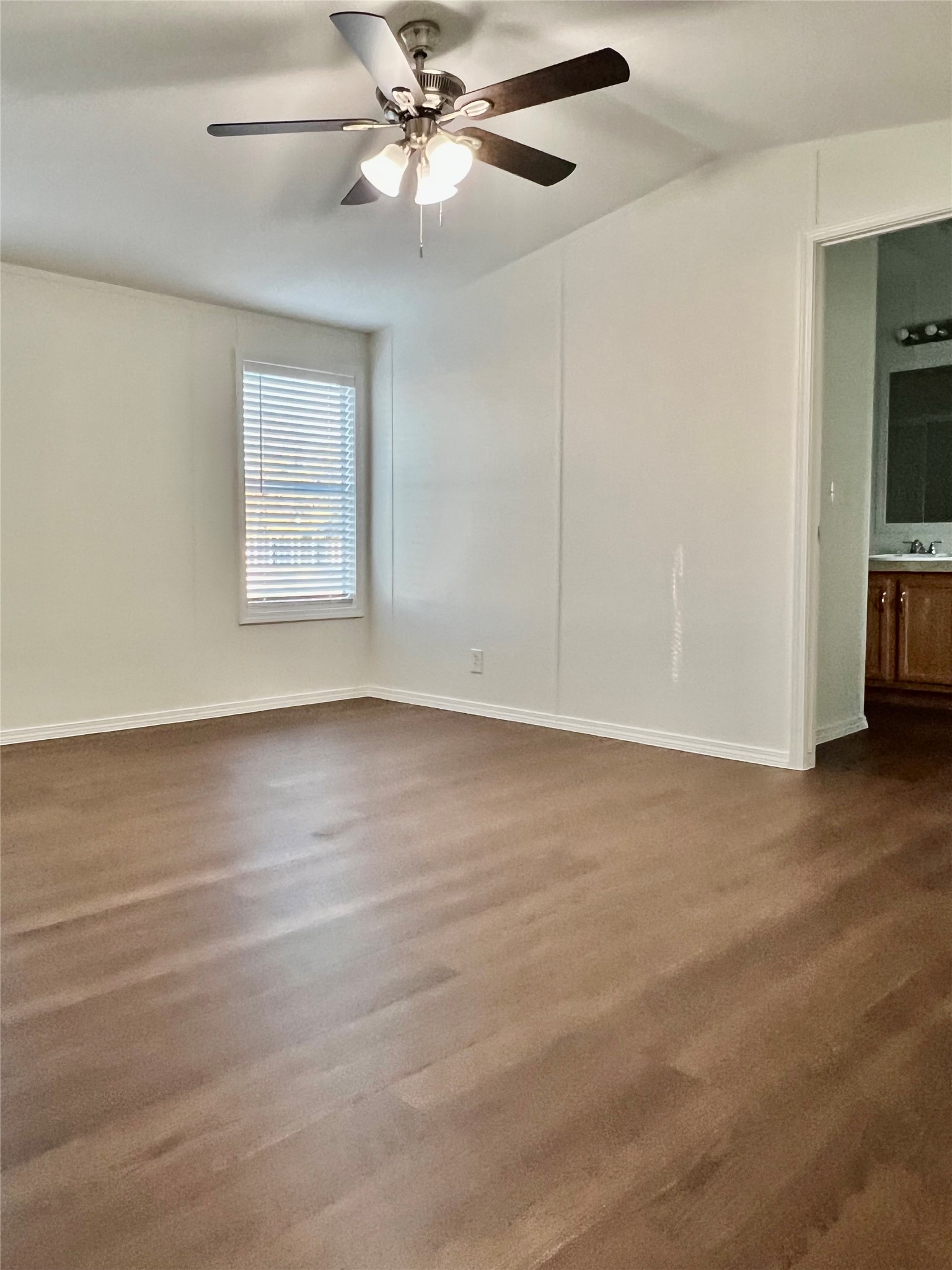24413 Tree Lane Property Photo 6