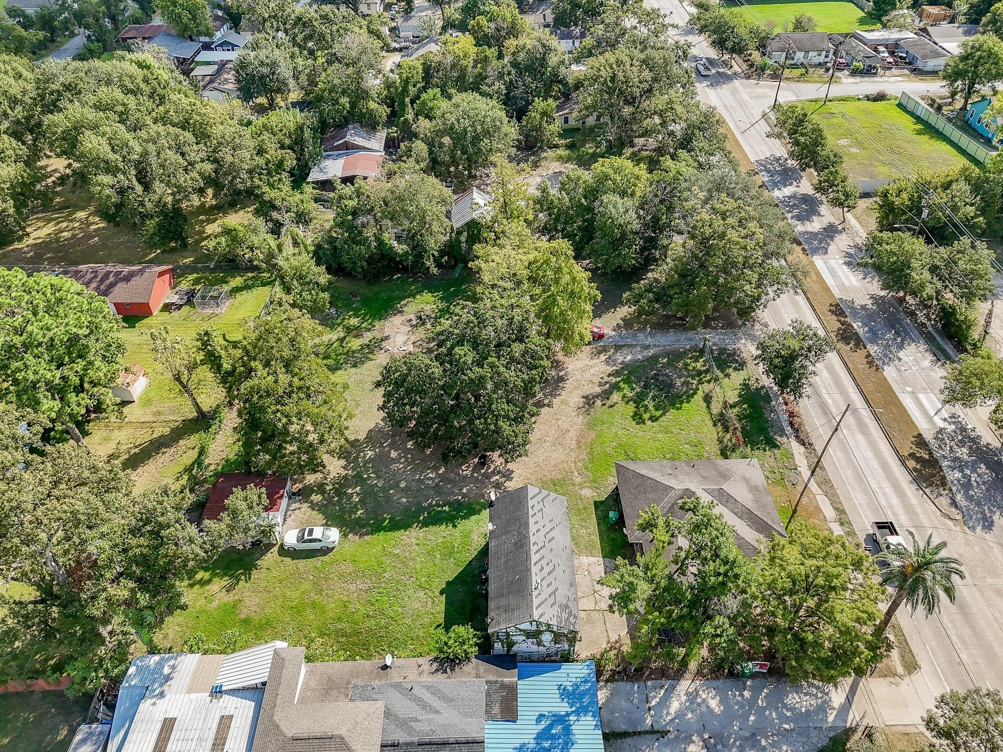 2413 E Crosstimbers Street Property Photo 5