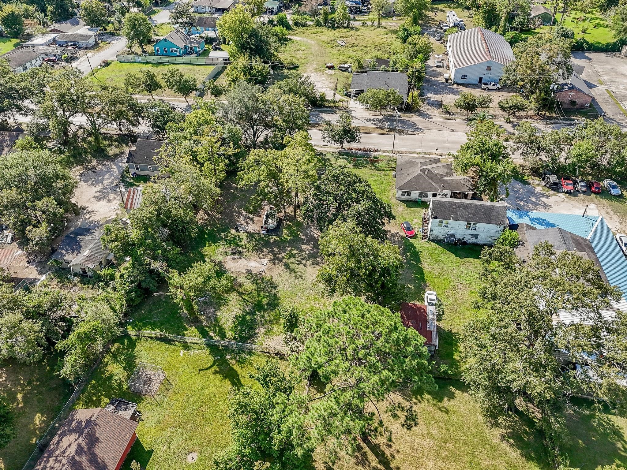 2413 E Crosstimbers Street Property Photo 6