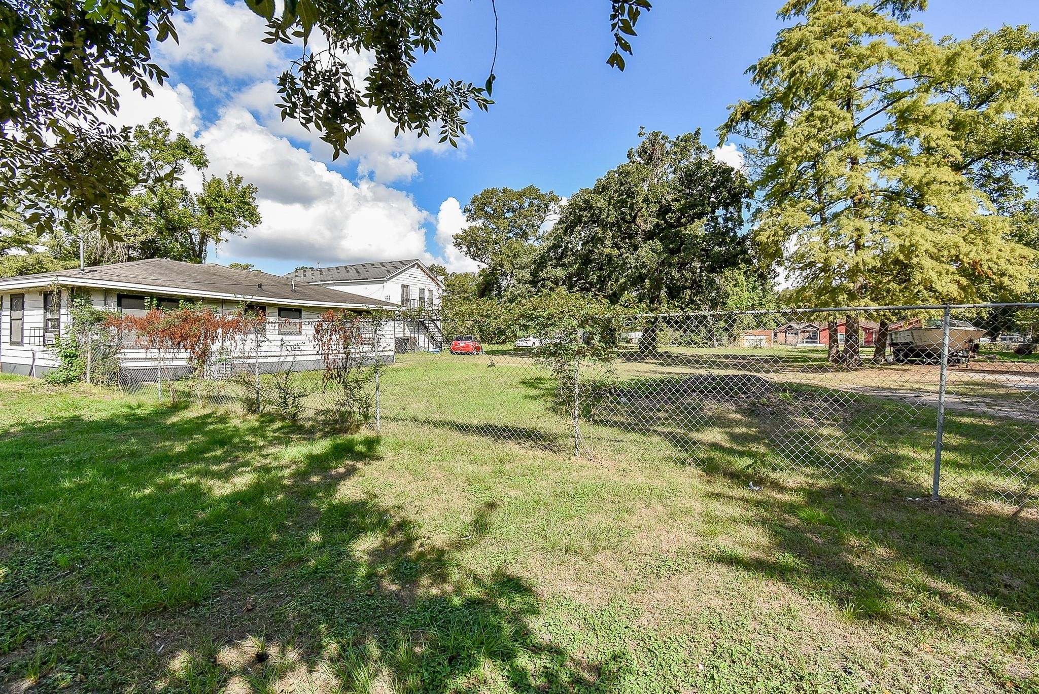 2413 E Crosstimbers Street Property Photo 10
