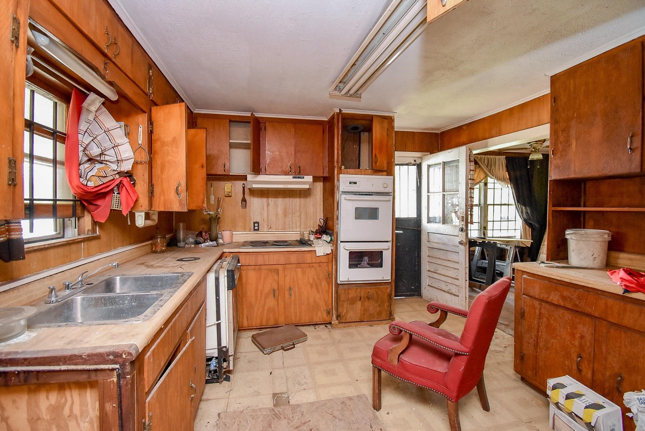 2413 E Crosstimbers Street Property Photo 14