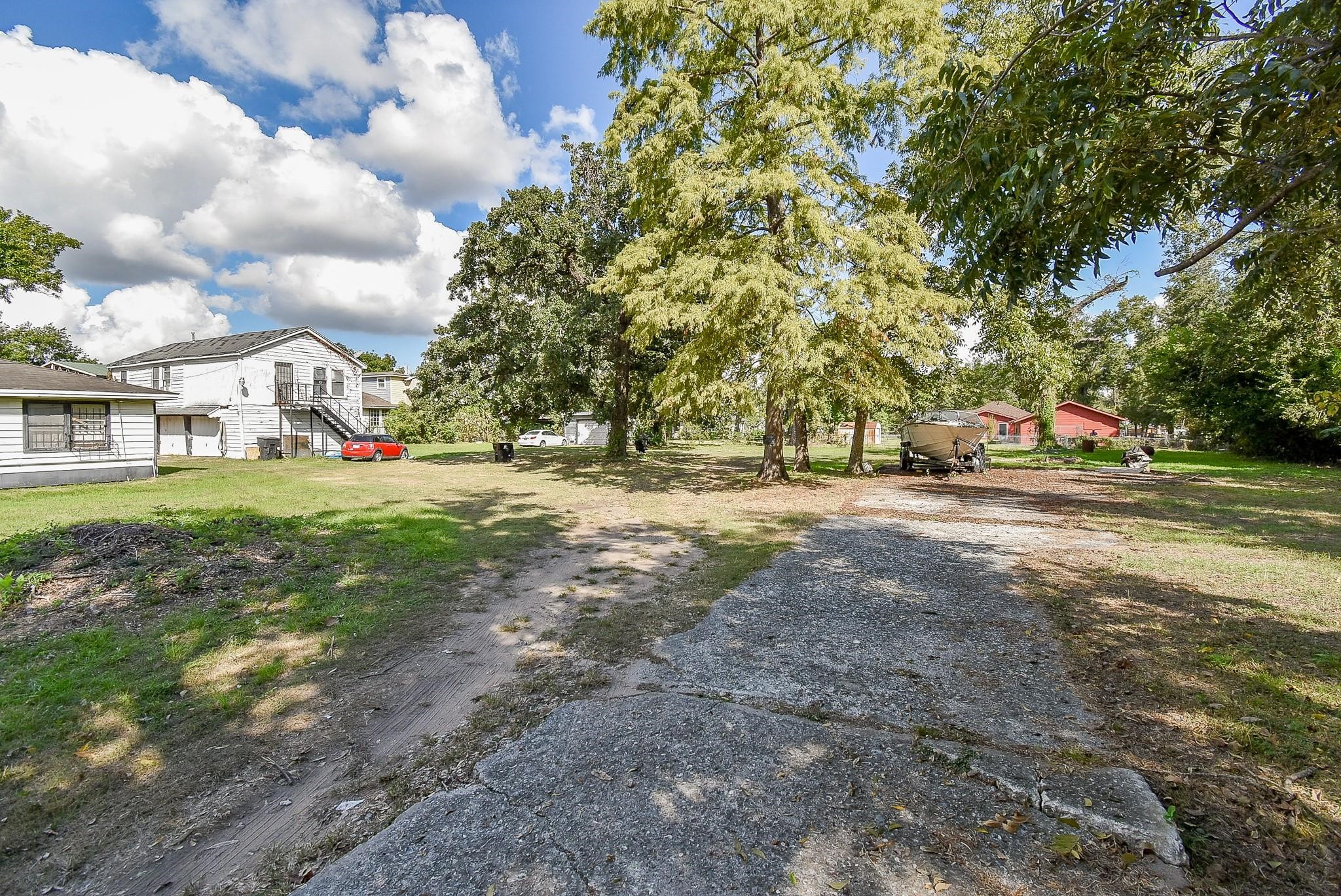 2413 E Crosstimbers Street Property Photo 18