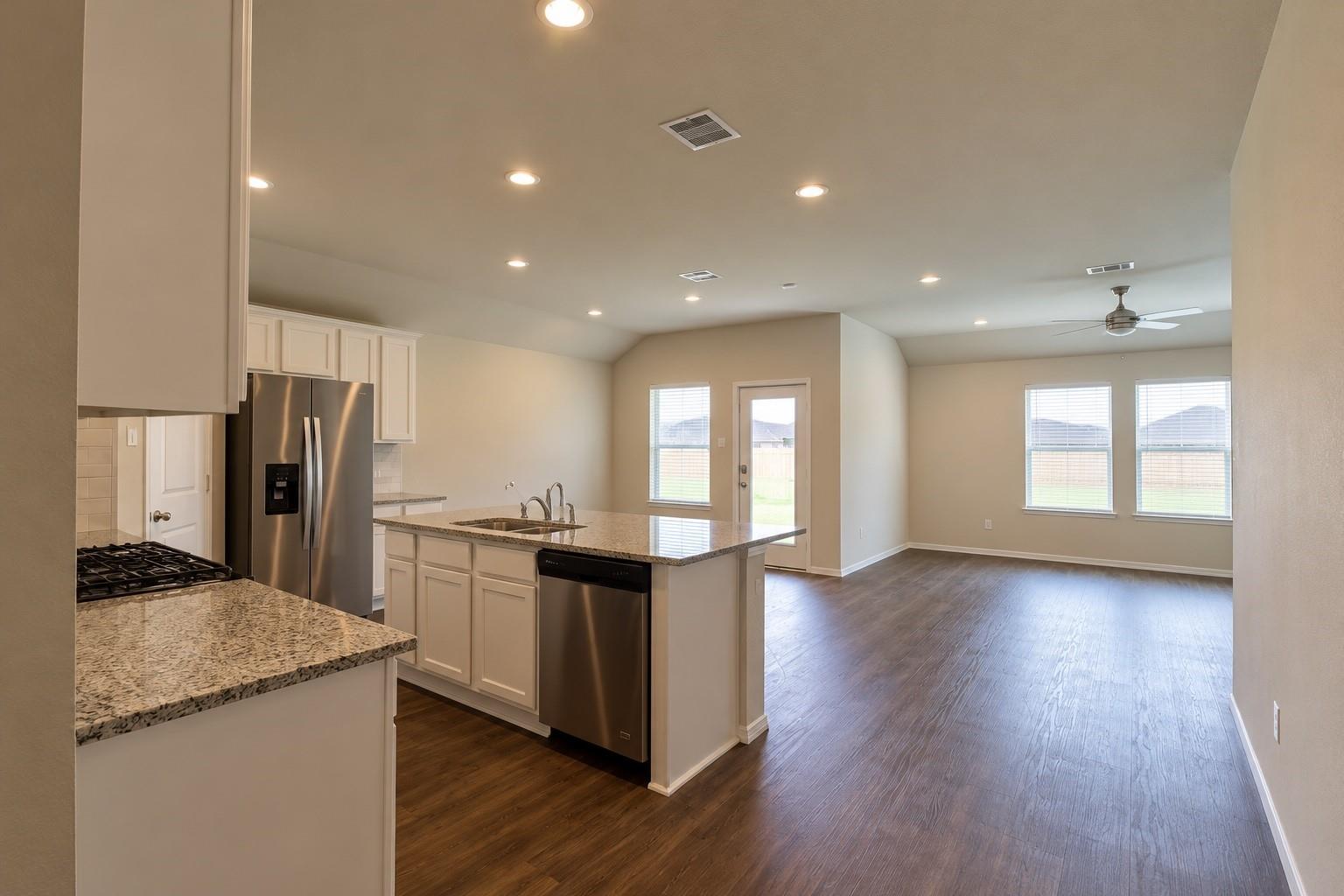 2903 Arbors Edge Court Property Photo 2