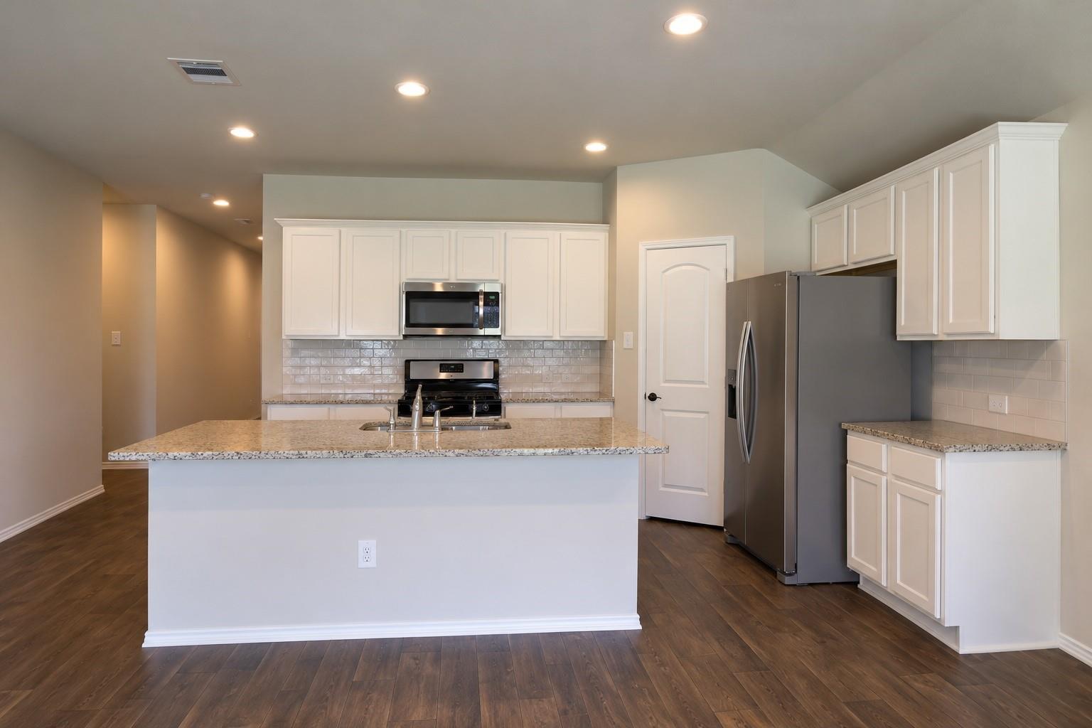 2903 Arbors Edge Court Property Photo 3