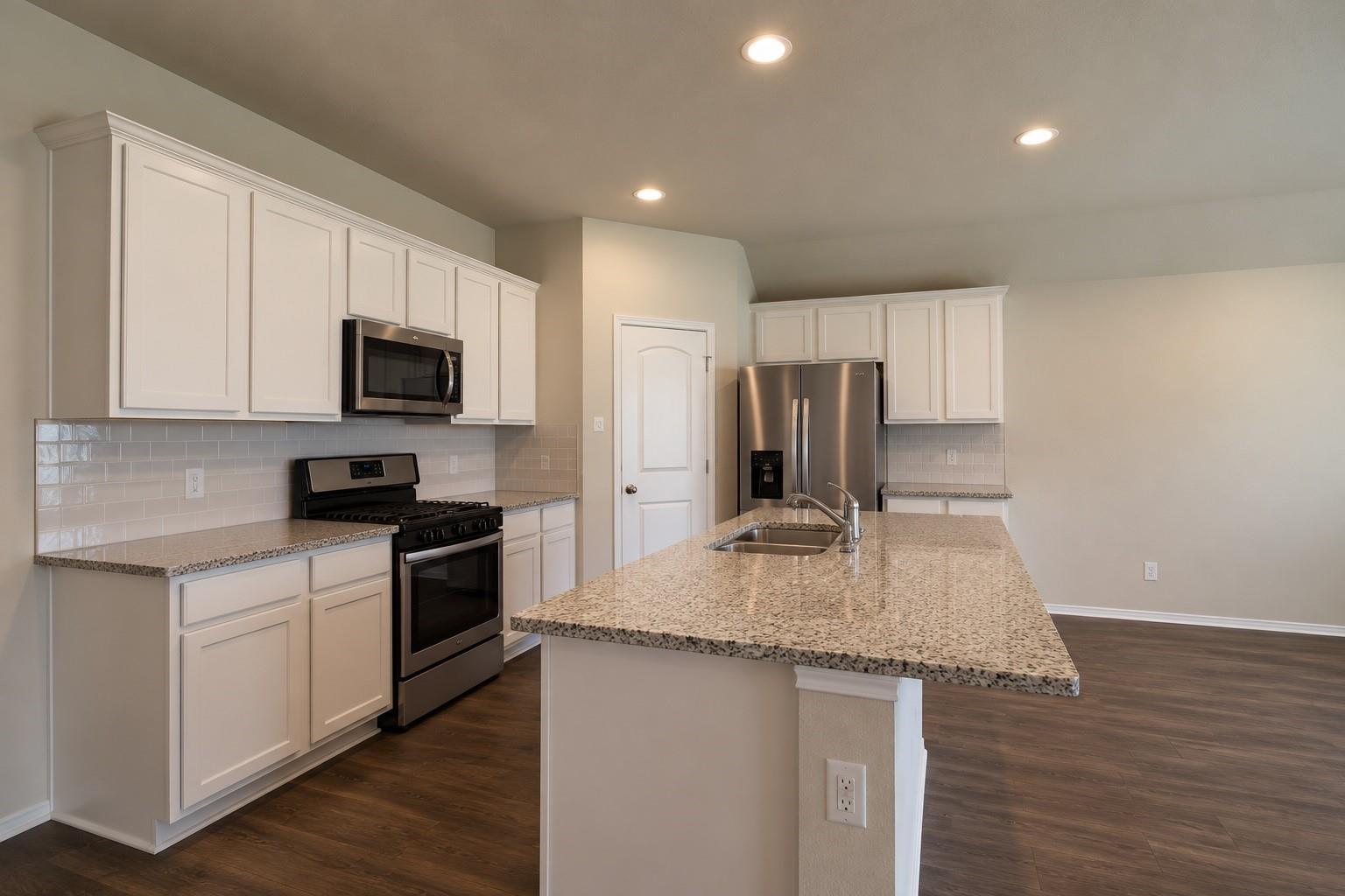 2903 Arbors Edge Court Property Photo 4