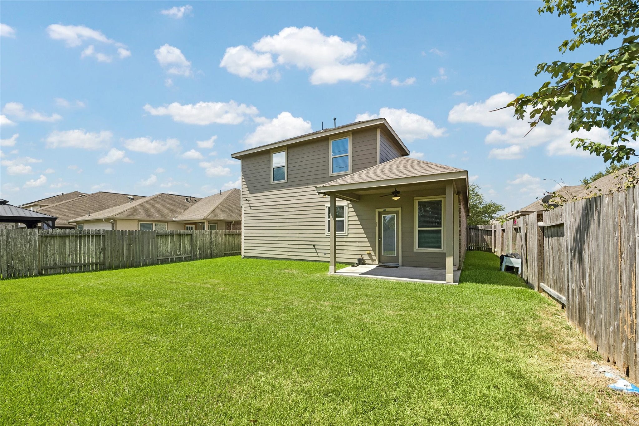 660 Oak Circle Drive E Property Photo 32