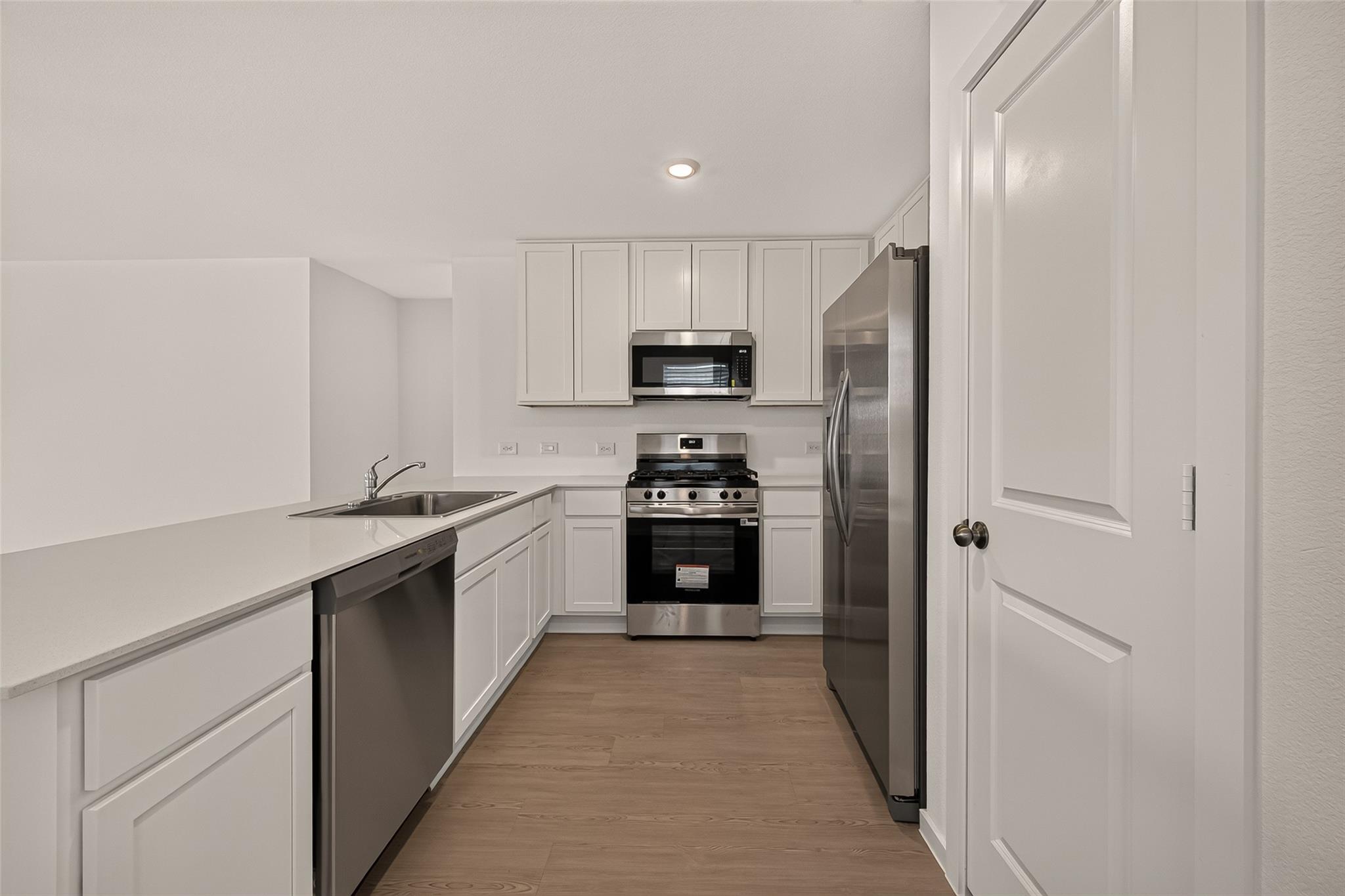 9210 Tern Pines Lane Property Photo 3