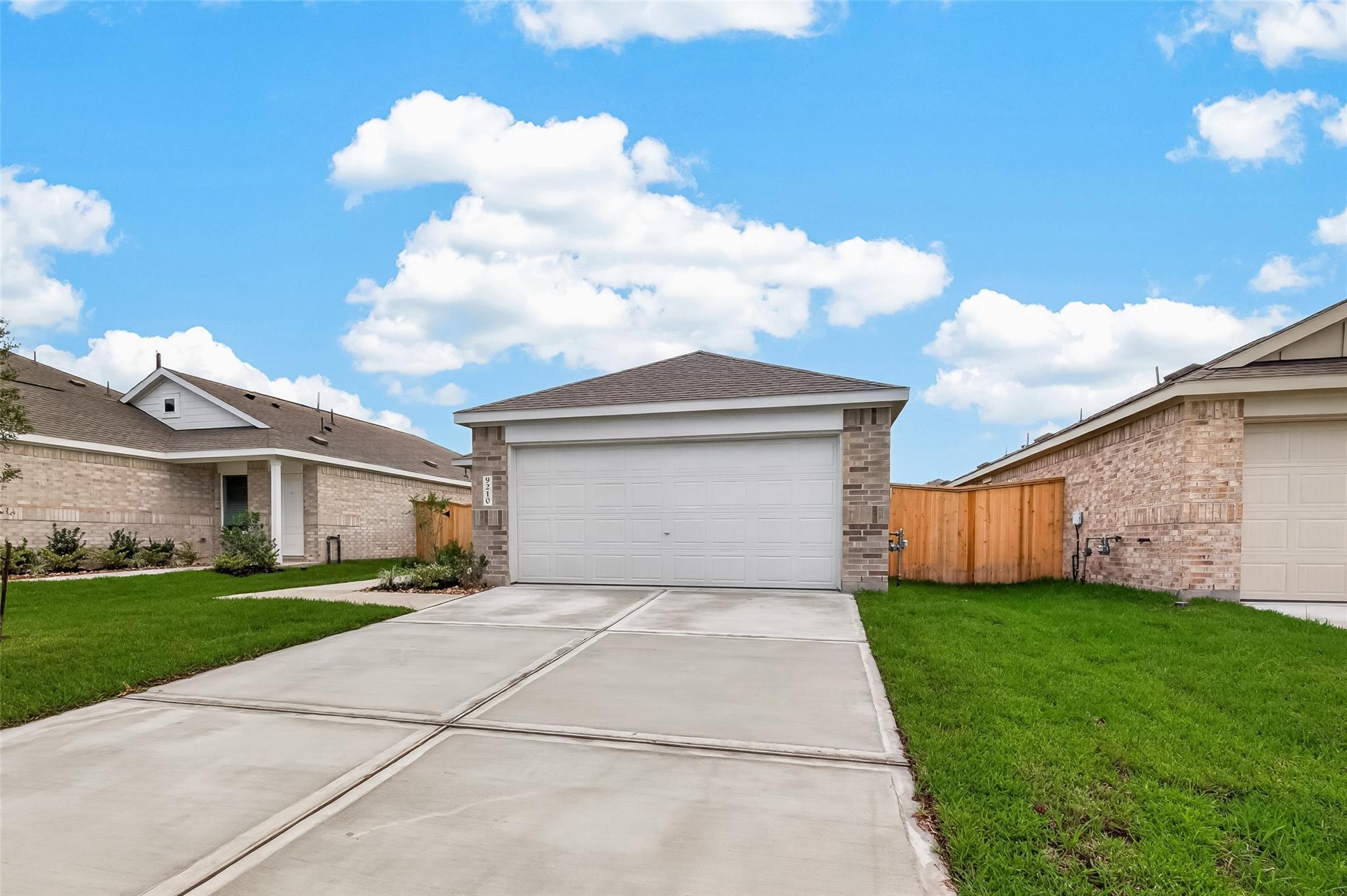 9210 Tern Pines Lane Property Photo 8