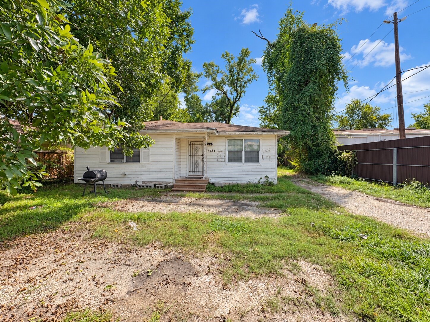 7434 Sundown Drive Property Photo 3